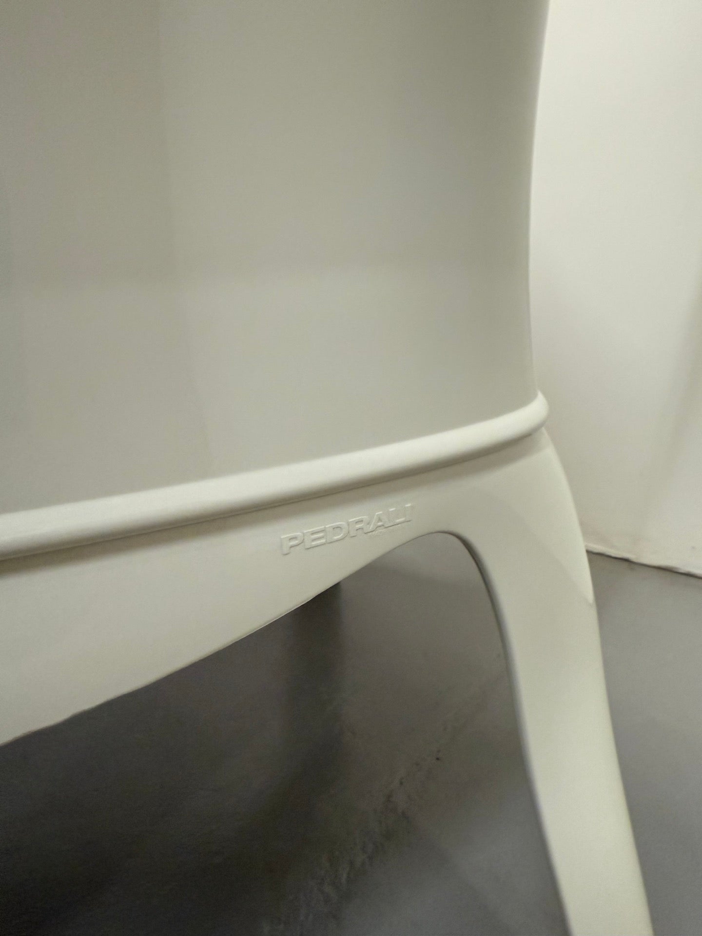 RARE Pedrali Pasha 660 Armchair – Glossy White with Cognac Cushion