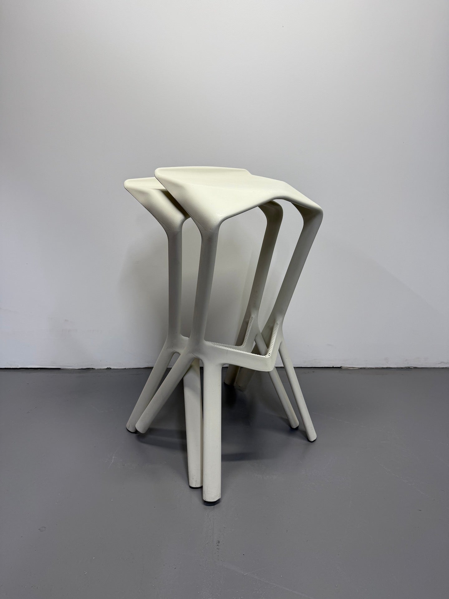 Plank Miura Bar Stool by Konstantin Grcic - White