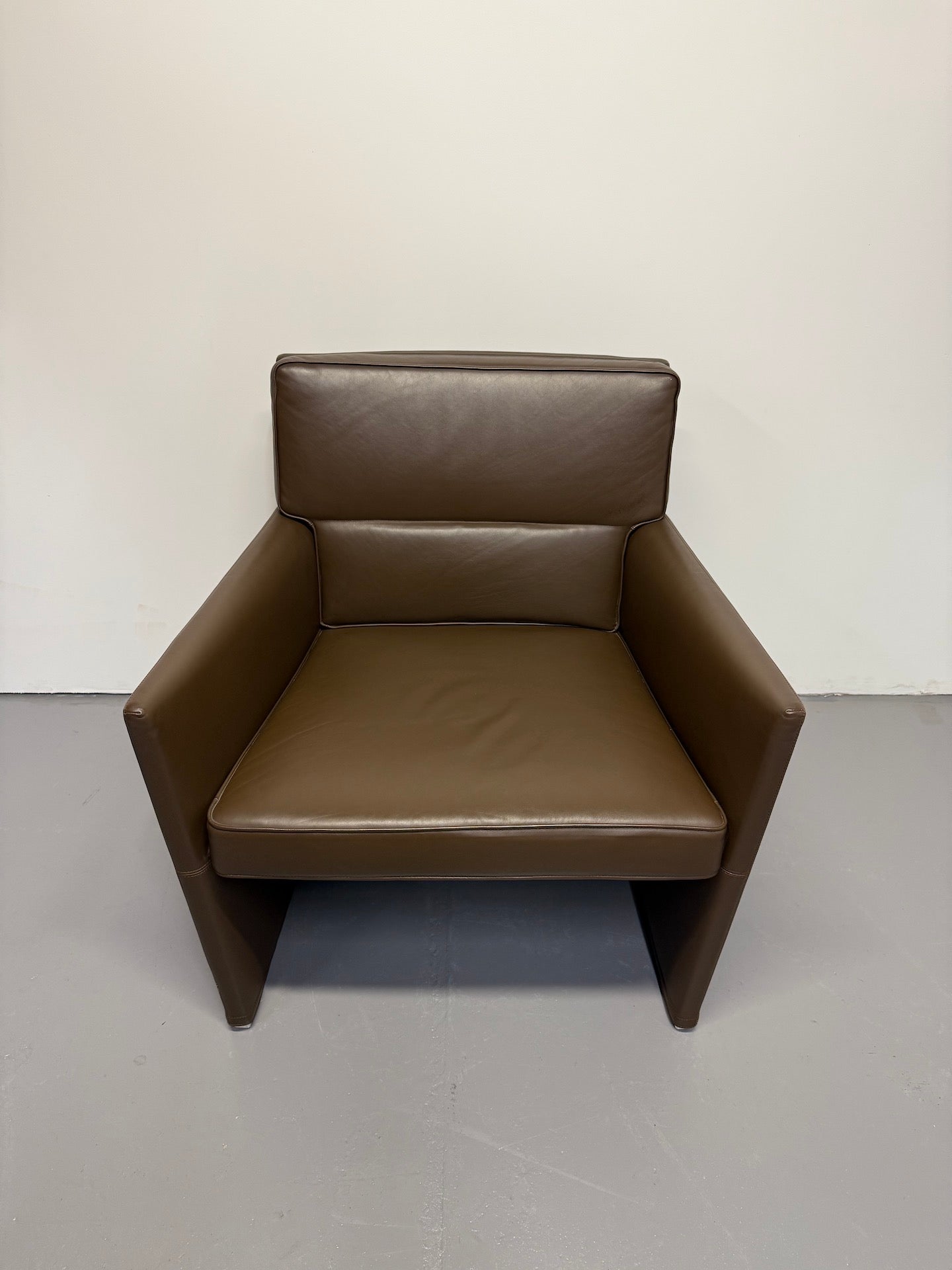 B&B Italia Posa Armchair – Italian Design by Antonio Citterio - Brown Leather