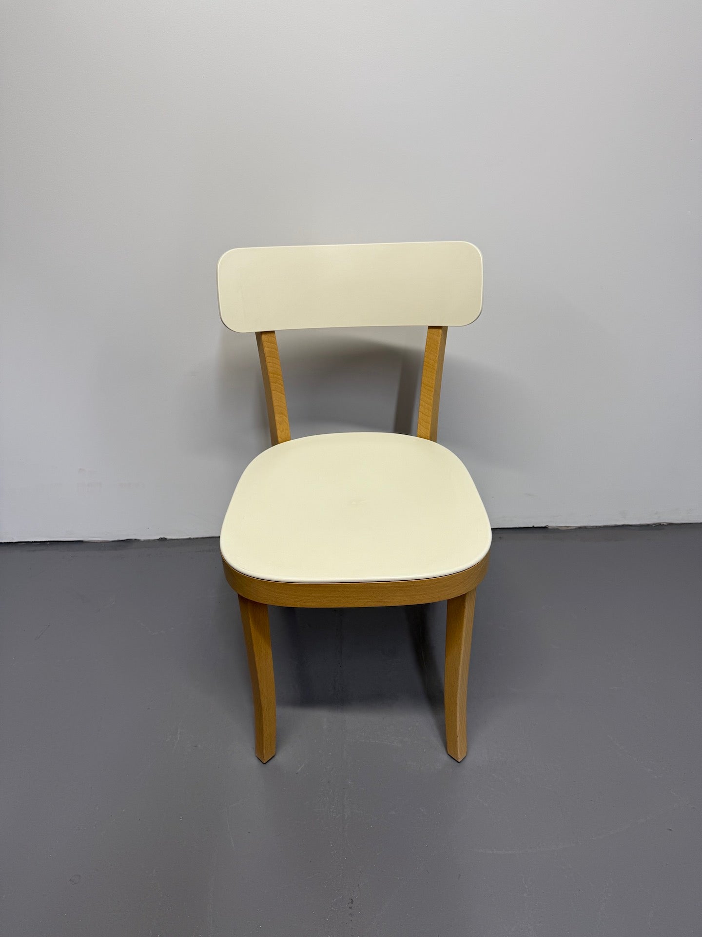 Vitra Basel Chair by Jasper Morrison – Beech Frame with White Seat & Back