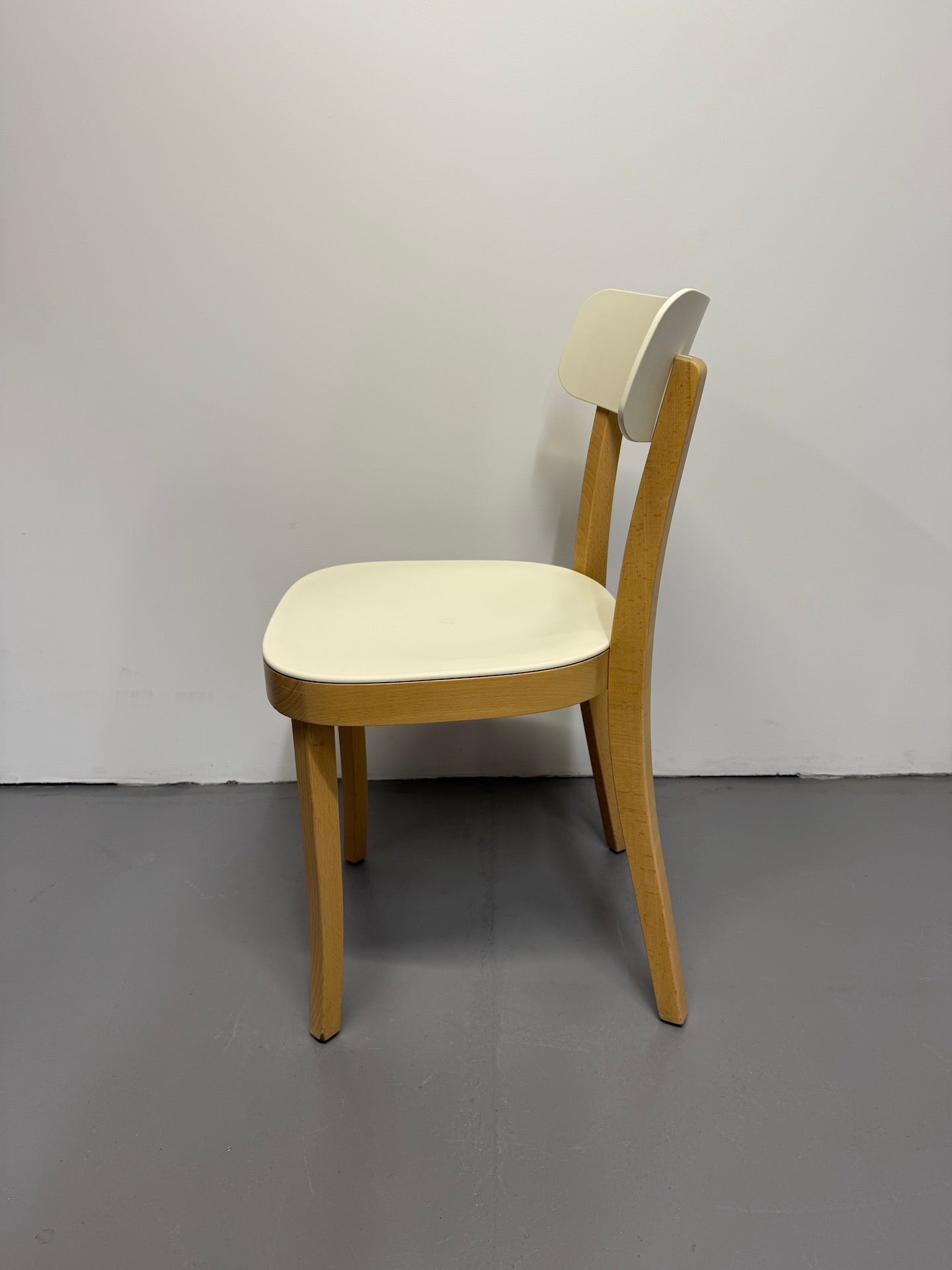 Vitra Basel Chair by Jasper Morrison – Beech Frame with White Seat & Back