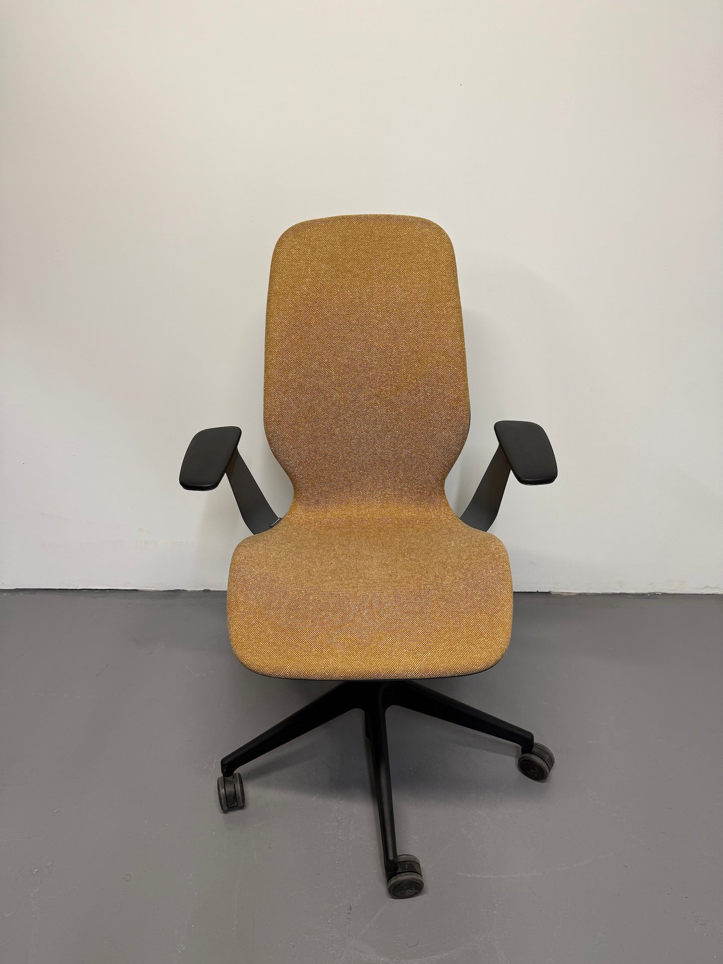 Steelcase SILQ Ergonomic Office Chair – Yellow Fabric - Ex-Showroom Stock