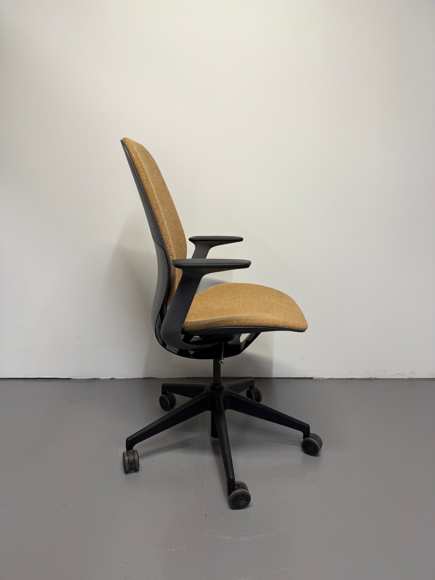 Steelcase SILQ Ergonomic Office Chair – Yellow Fabric - Ex-Showroom Stock