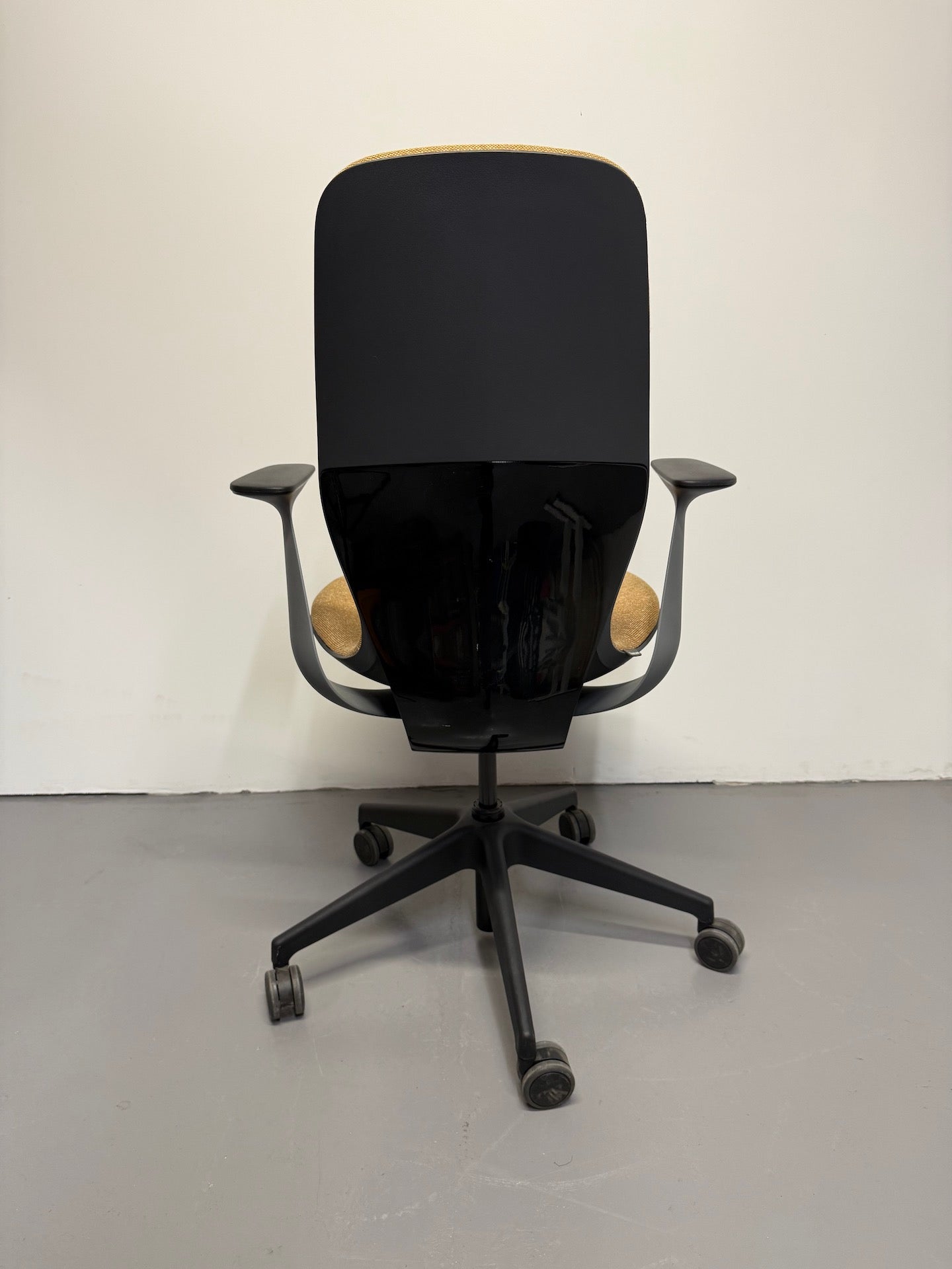 Steelcase SILQ Ergonomic Office Chair – Yellow Fabric - Ex-Showroom Stock