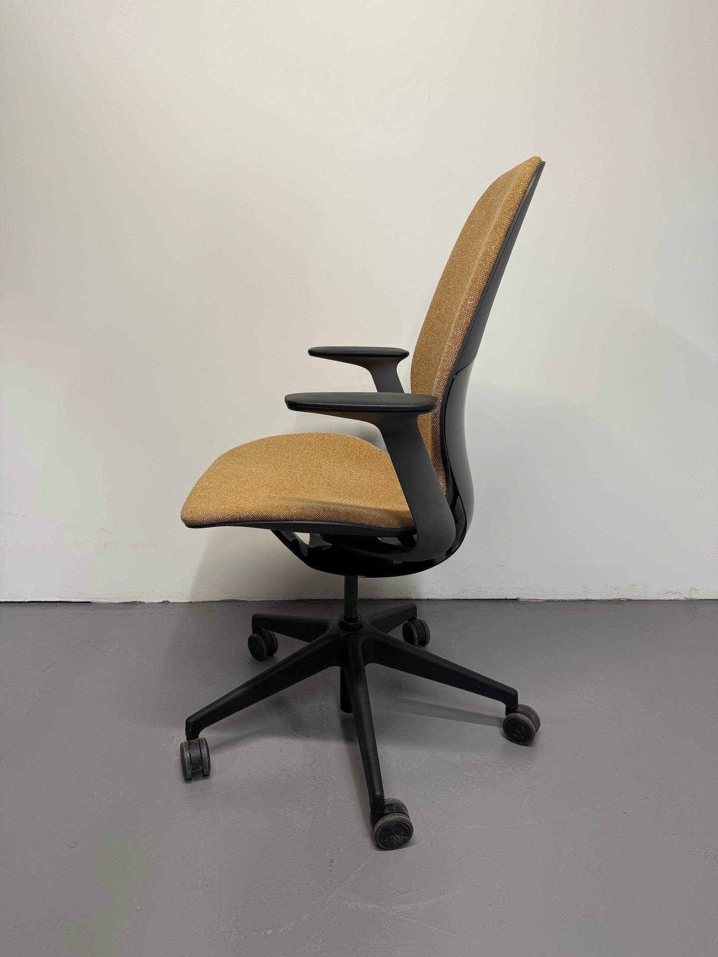 Steelcase SILQ Ergonomic Office Chair – Yellow Fabric - Ex-Showroom Stock