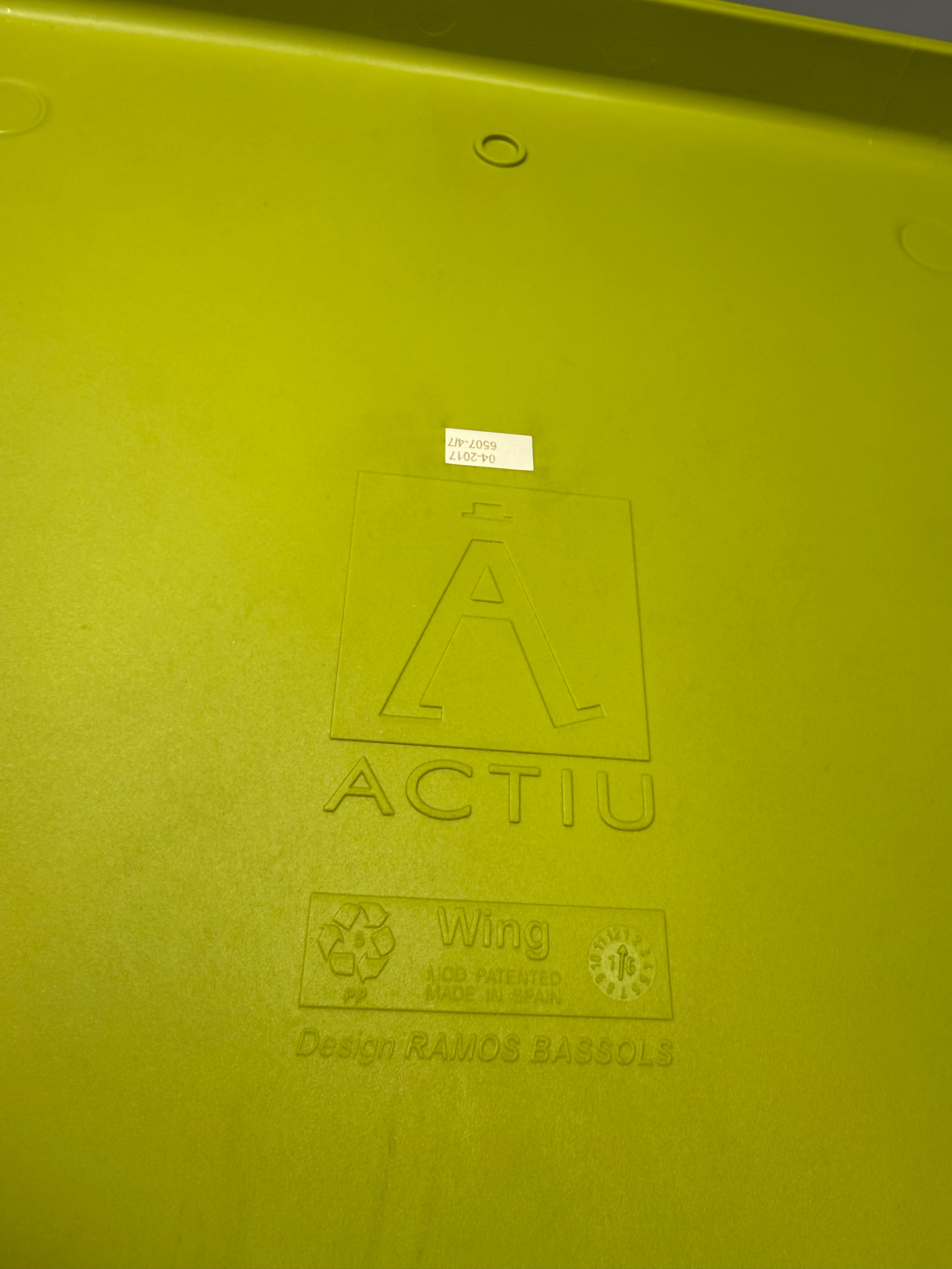 Actiu Wing Stacking Chair – Green