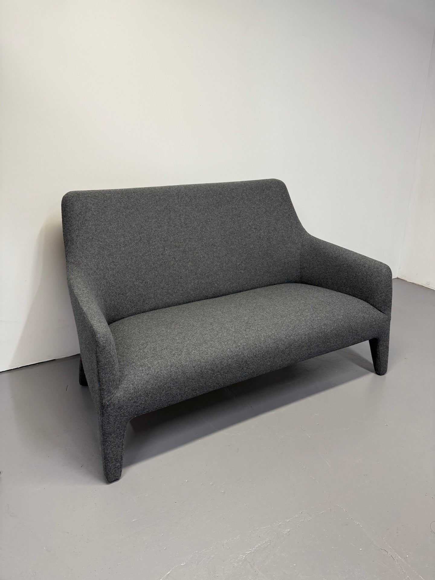 Jardan Kelly 2-Seater Sofa – Dark Grey Wool Blend