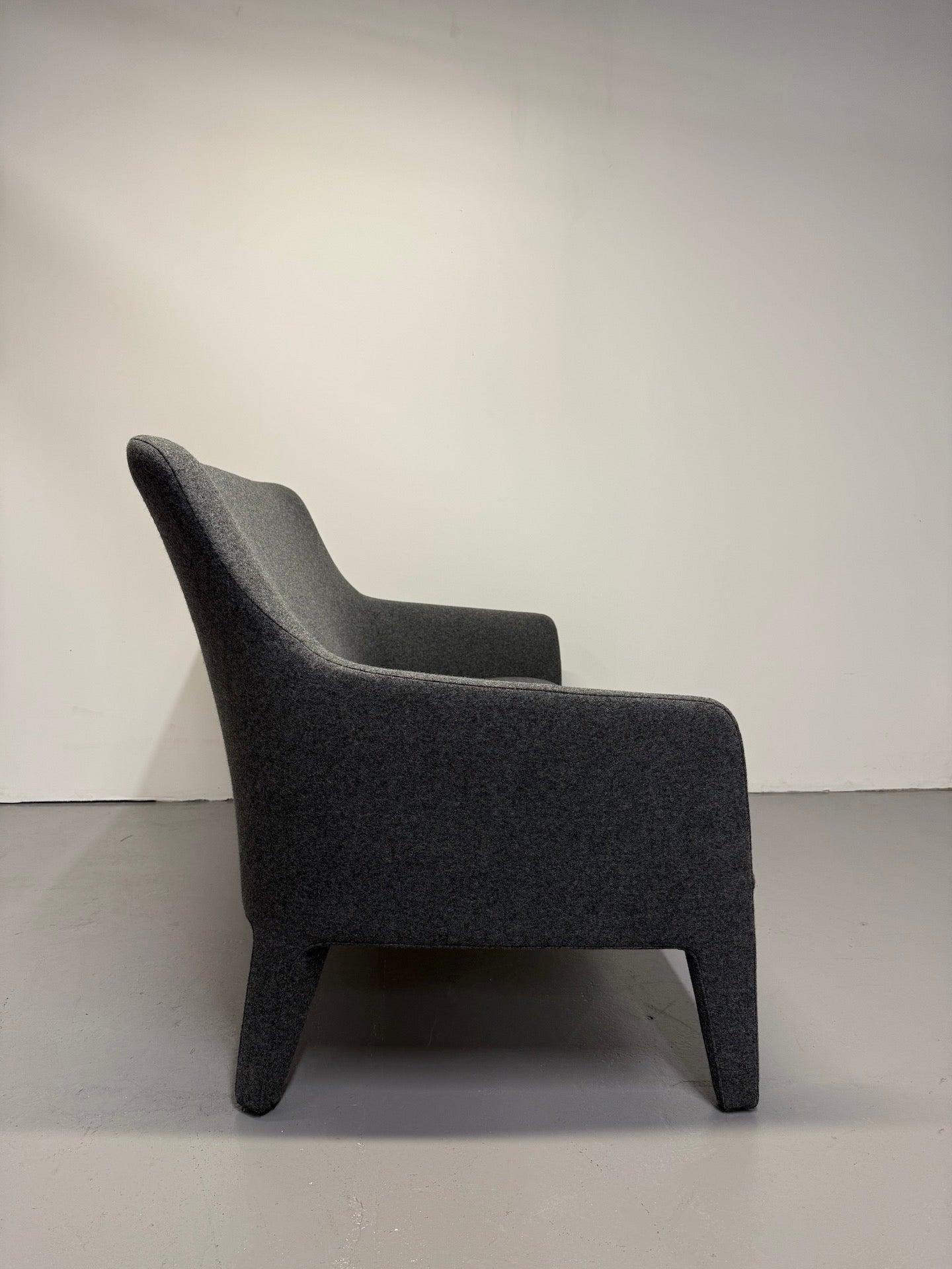 Jardan Kelly 2-Seater Sofa – Dark Grey Wool Blend