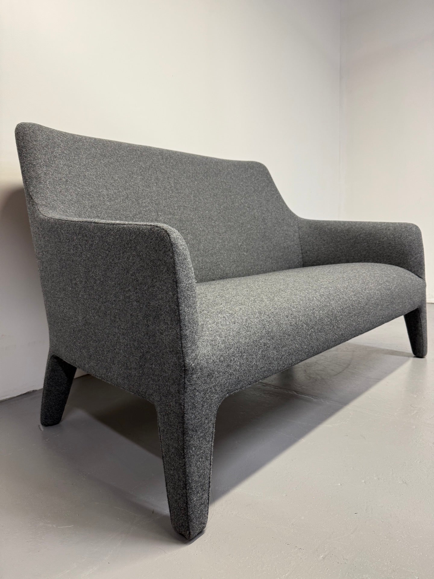 Jardan Kelly 2-Seater Sofa – Dark Grey Wool Blend