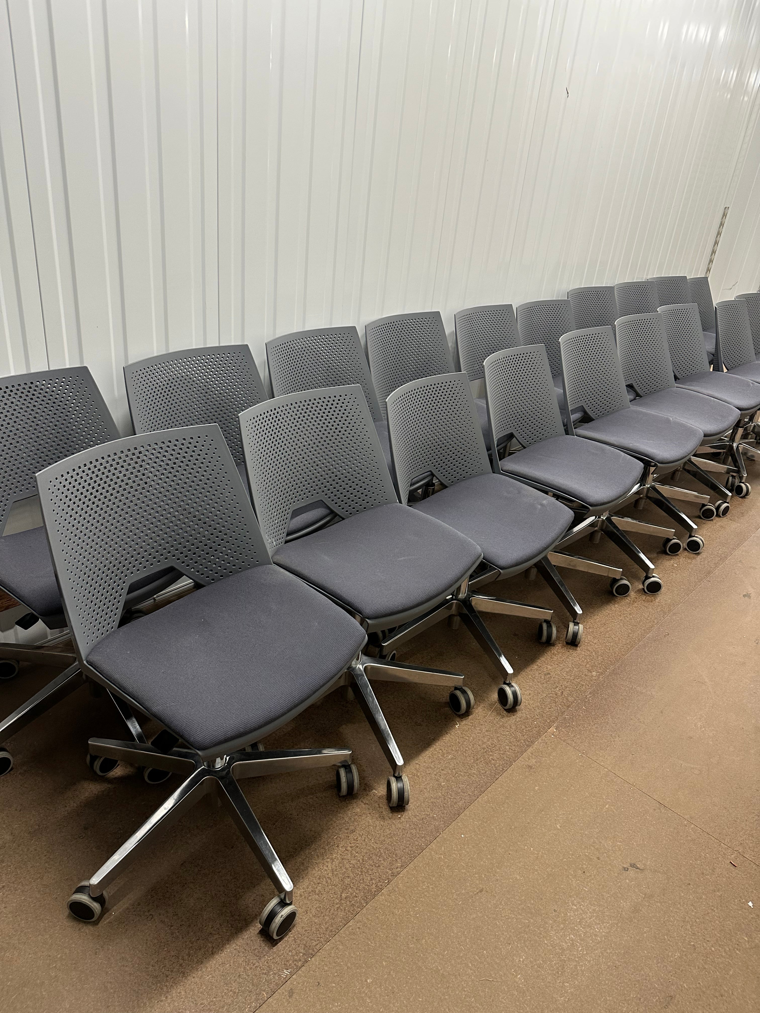 20x Strike Swivel Chair by Paolo Scagnellato Conferance room Chairs