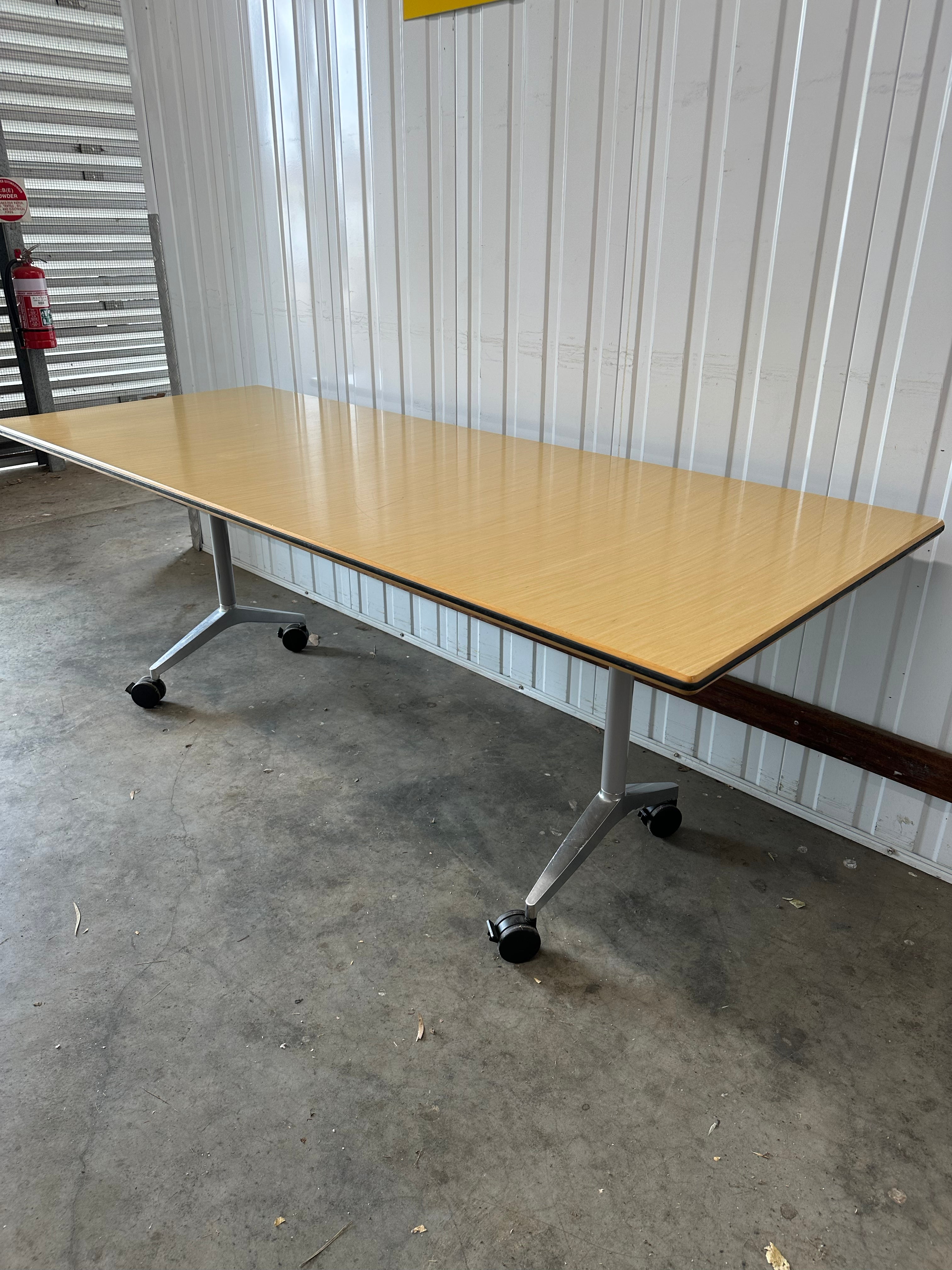 Wilkhahn 610 Flip table 1800mm x 800mm