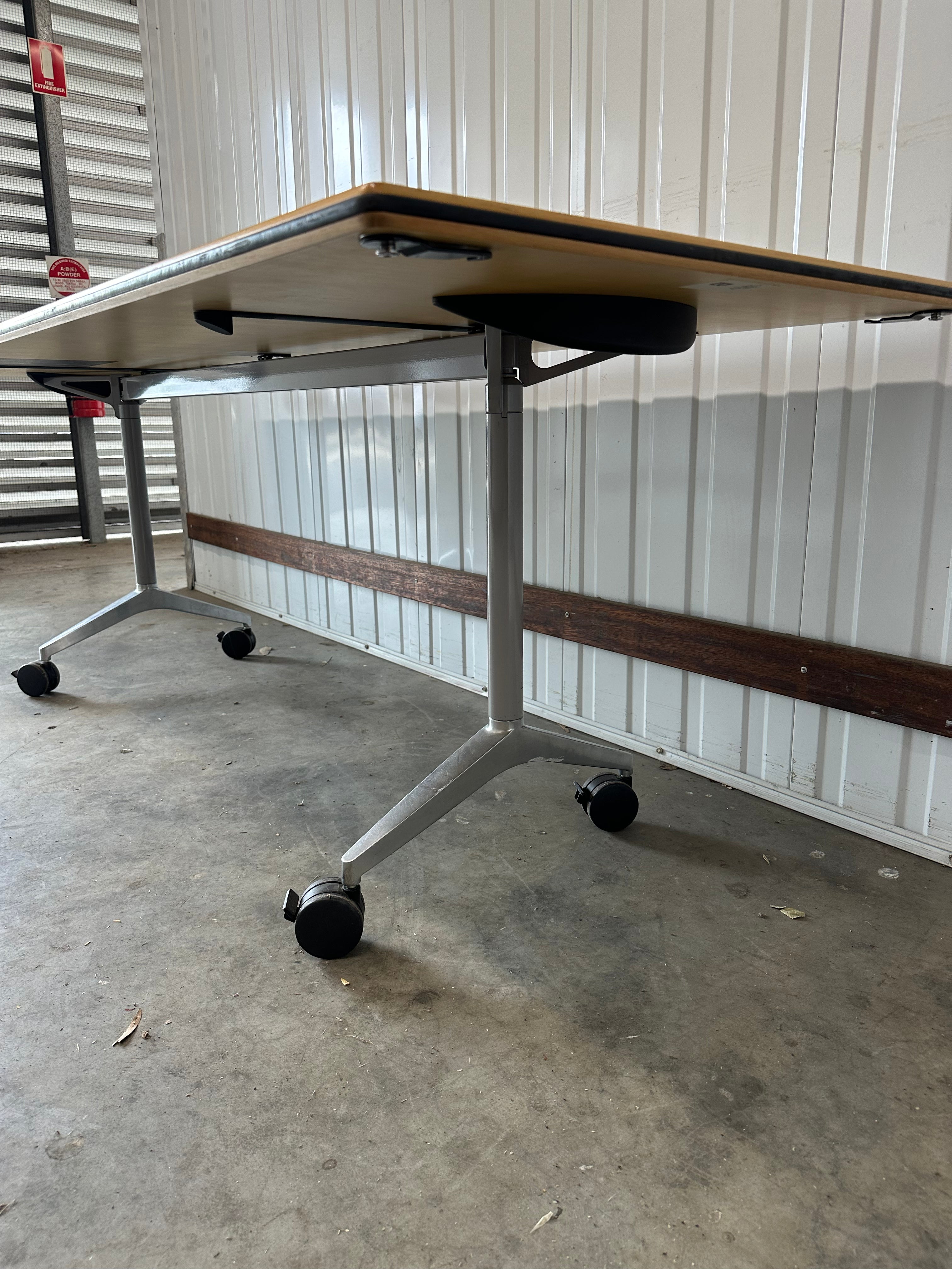 Wilkhahn 610 Flip table 1800mm x 800mm