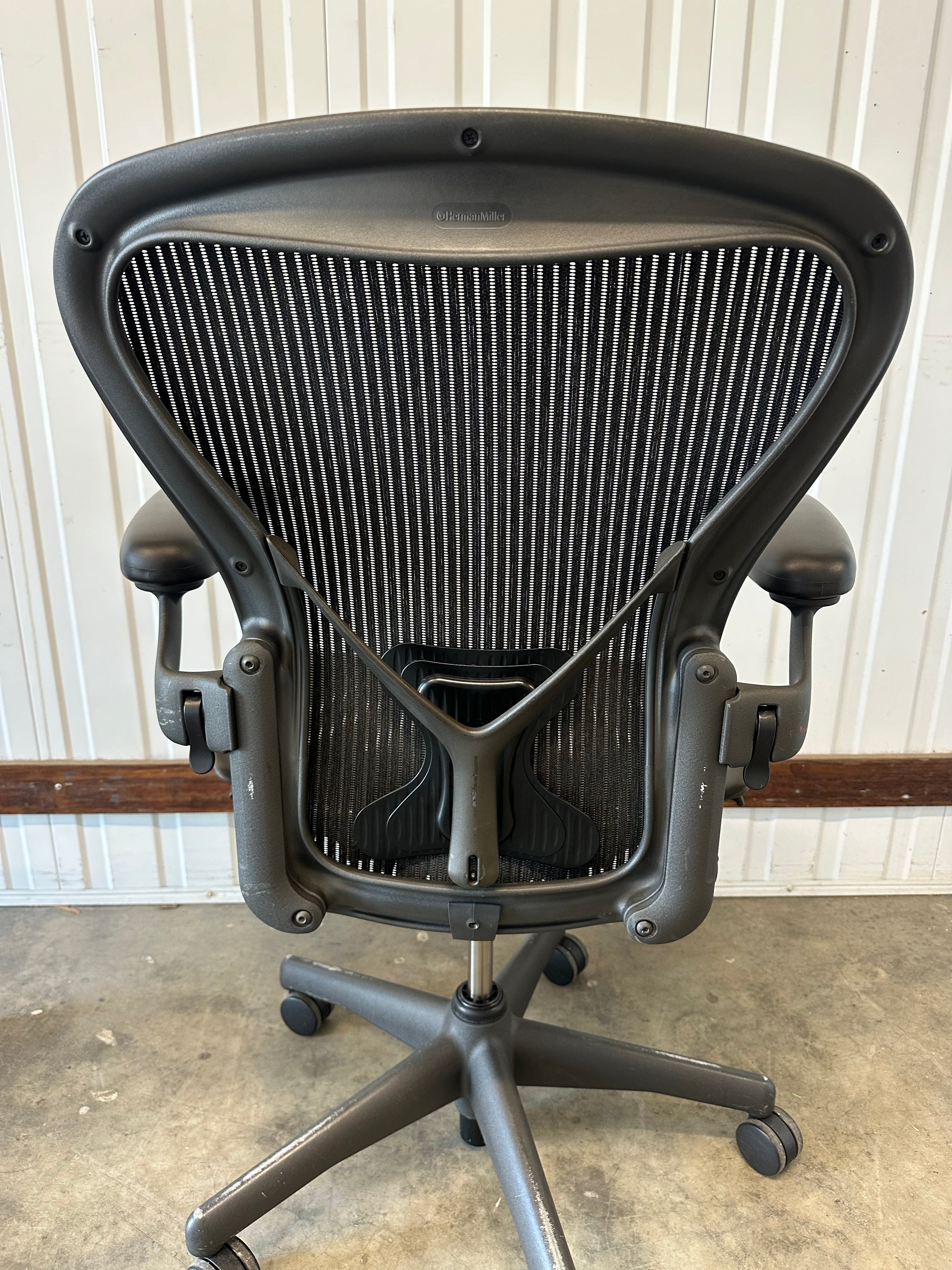 Herman Miller Aeron with Armrest - Posture fit (Size B)