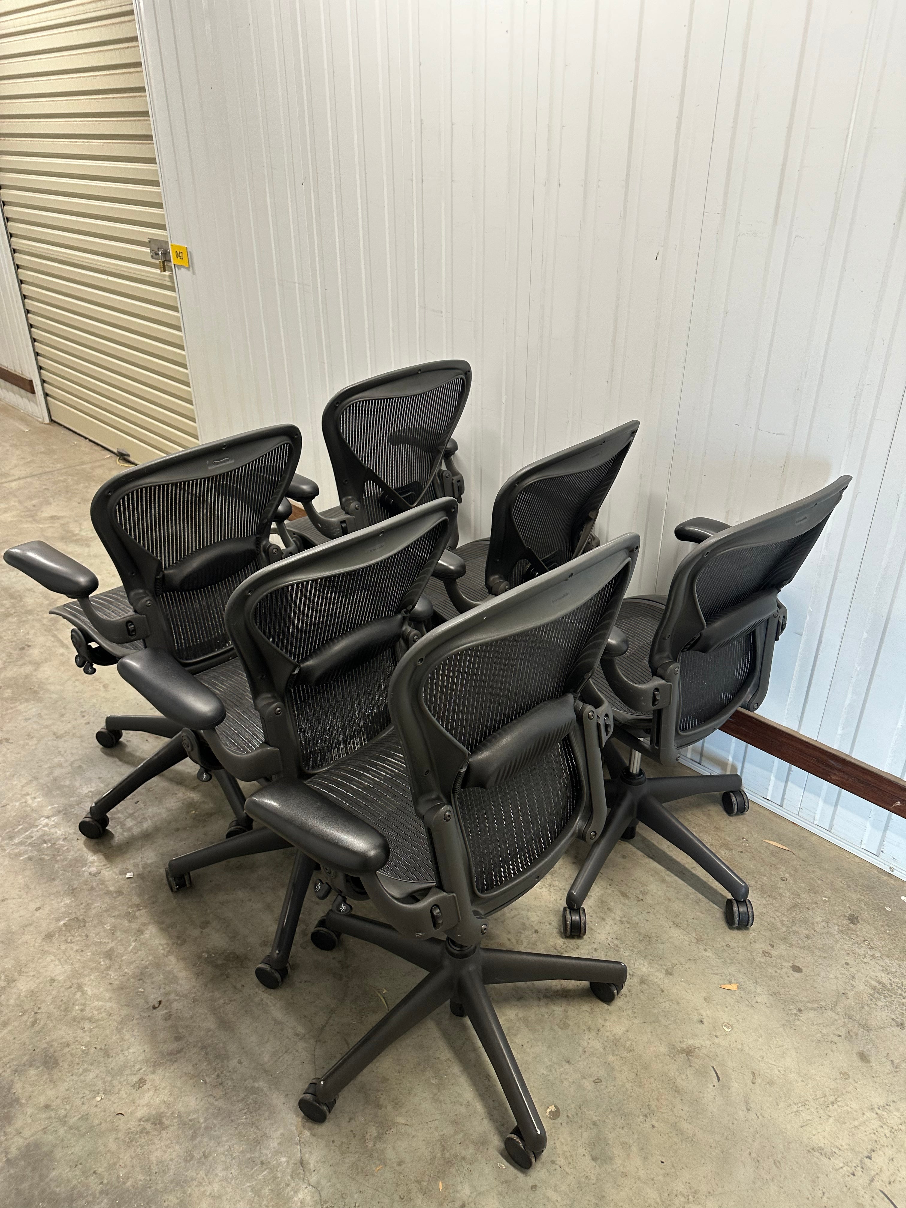 Herman Miller Aeron with Armrest - Lumber Support (Size B)