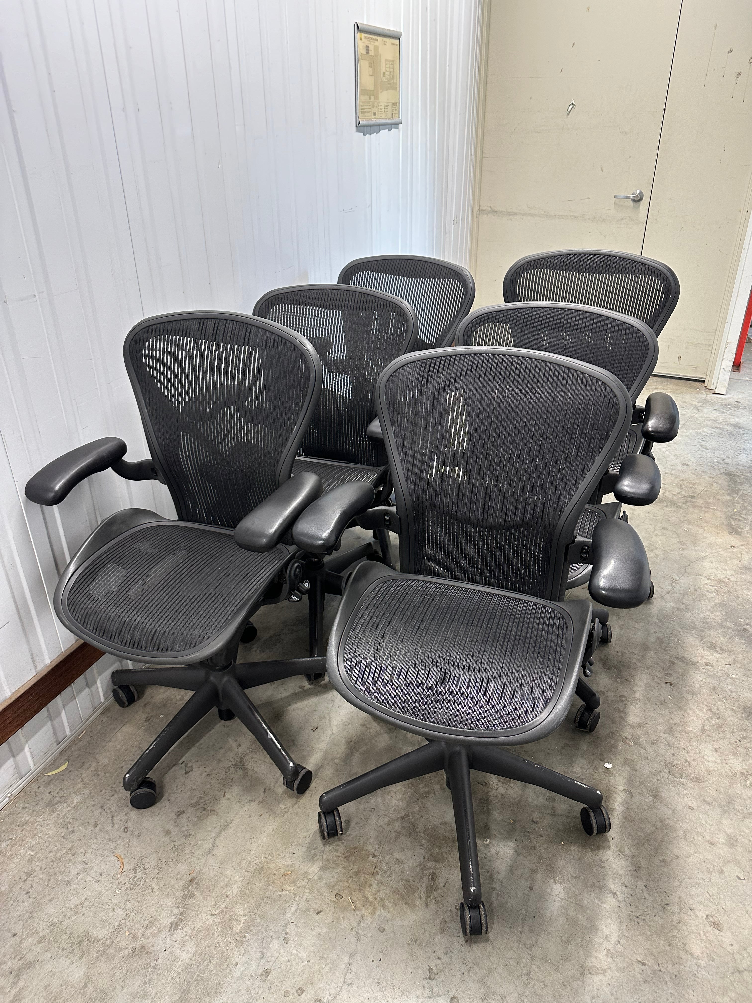 Herman Miller Aeron with Armrest - Lumber Support (Size B)