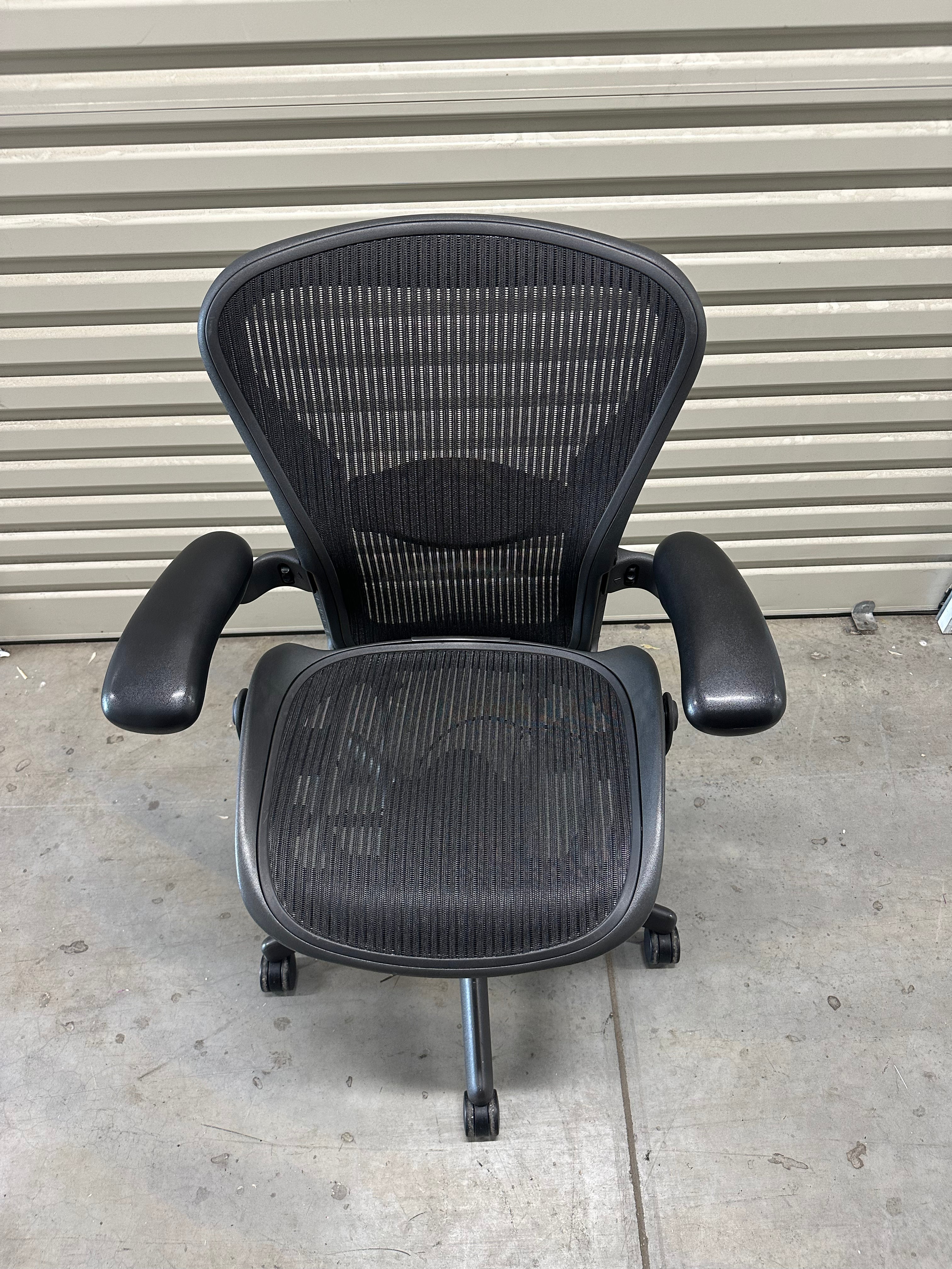 Herman Miller Aeron with Armrest - Lumber Support (Size B)