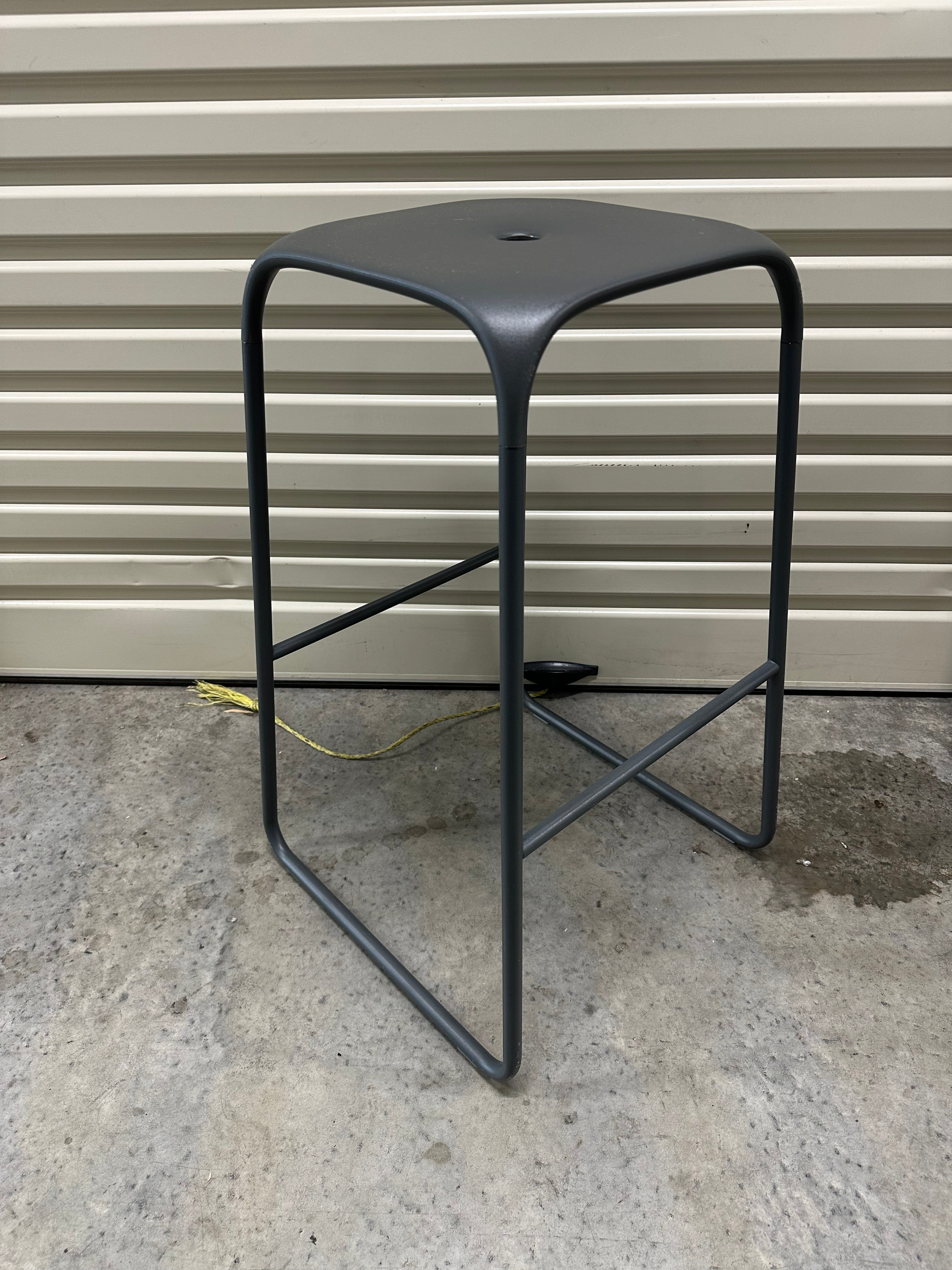 Infiniti Bobo Bar Stool designed by Fabrizio Batoni - Grey