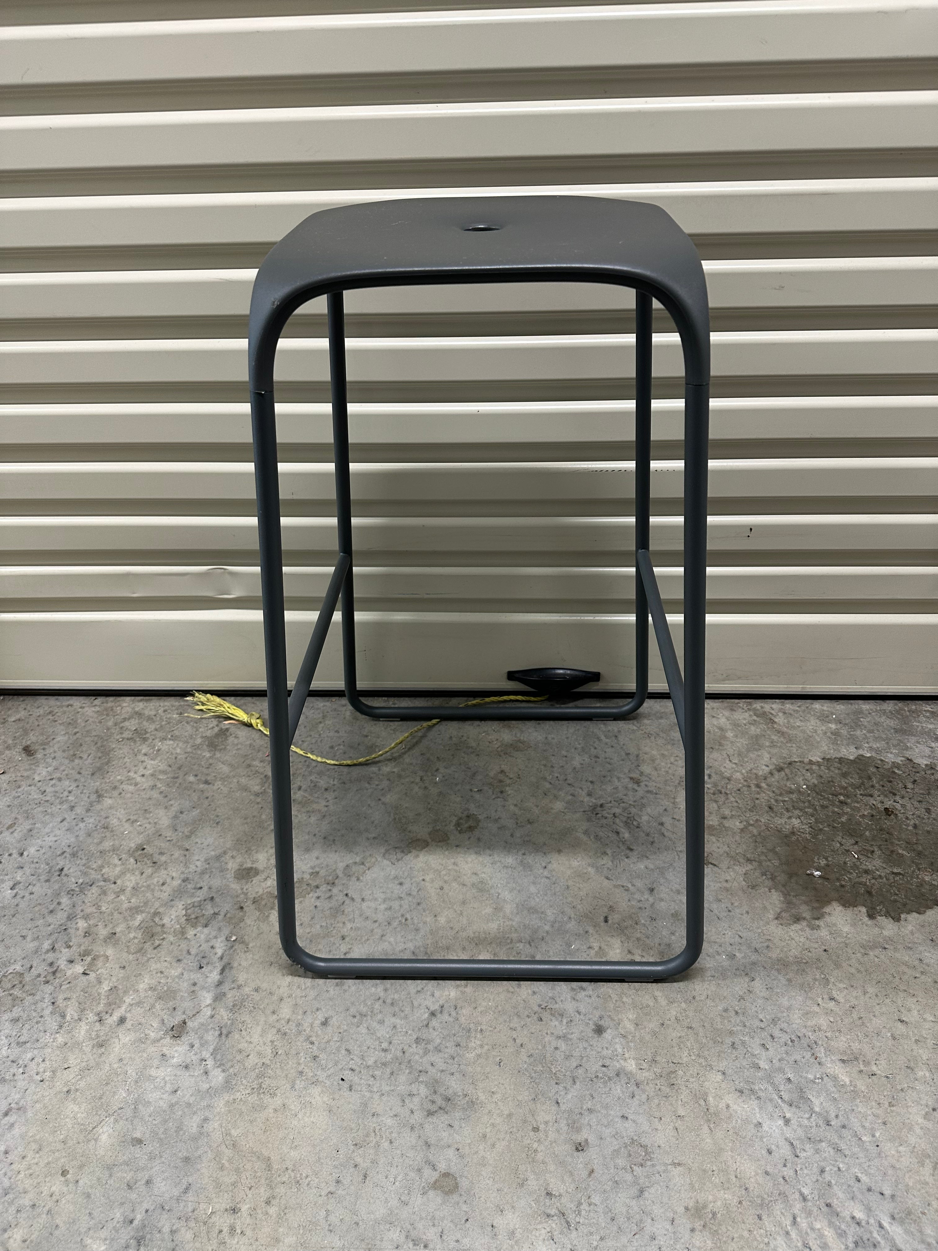 Infiniti Bobo Bar Stool designed by Fabrizio Batoni - Grey