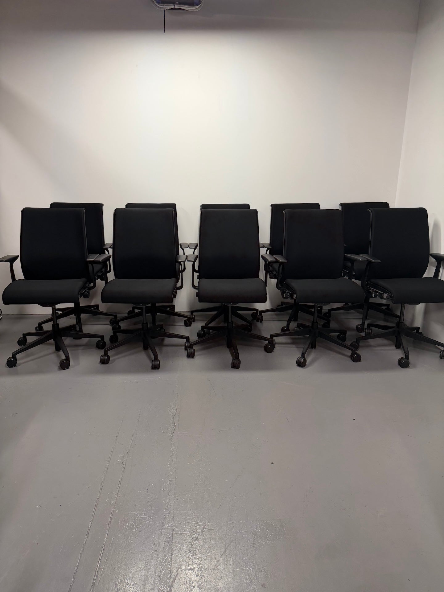 Steelcase Think Boardroom / Meeting Chair – Fixed Arms | Black