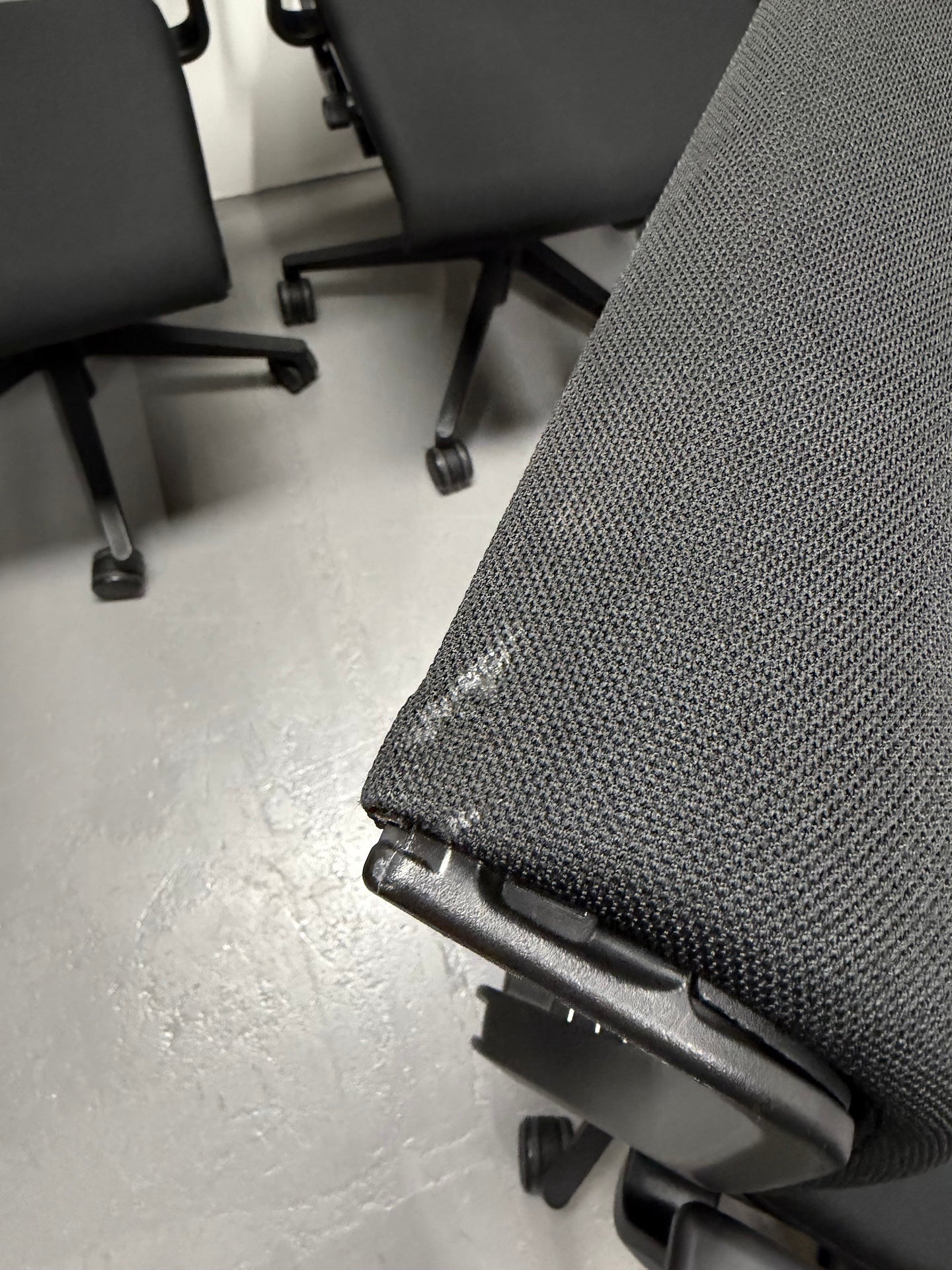 Steelcase Think Boardroom / Meeting Chair – Fixed Arms | Black