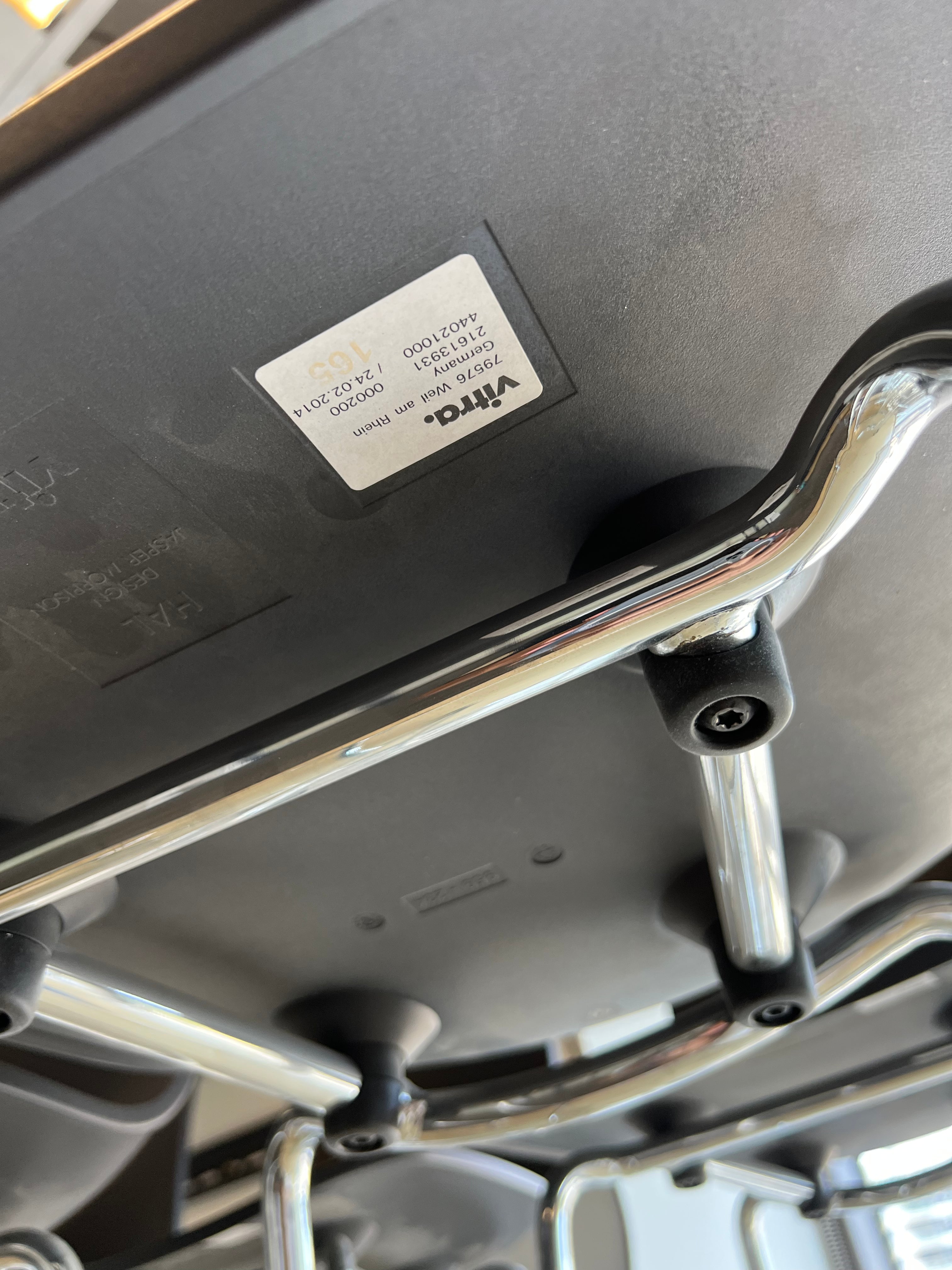 Vitra HAL RE Stool High - Black/Chrome