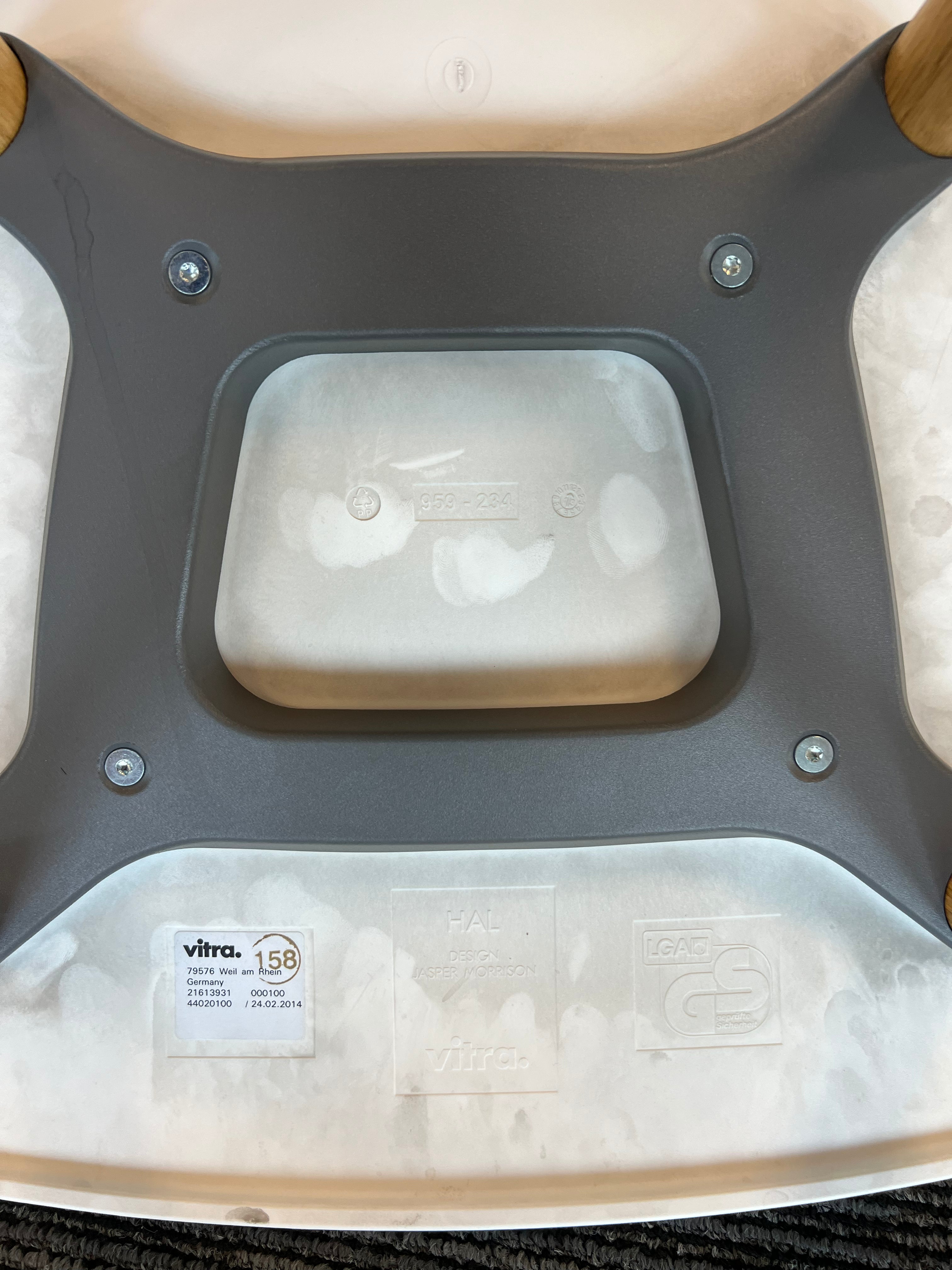 Vitra HAL Wood chair by Jasper Morrison - White