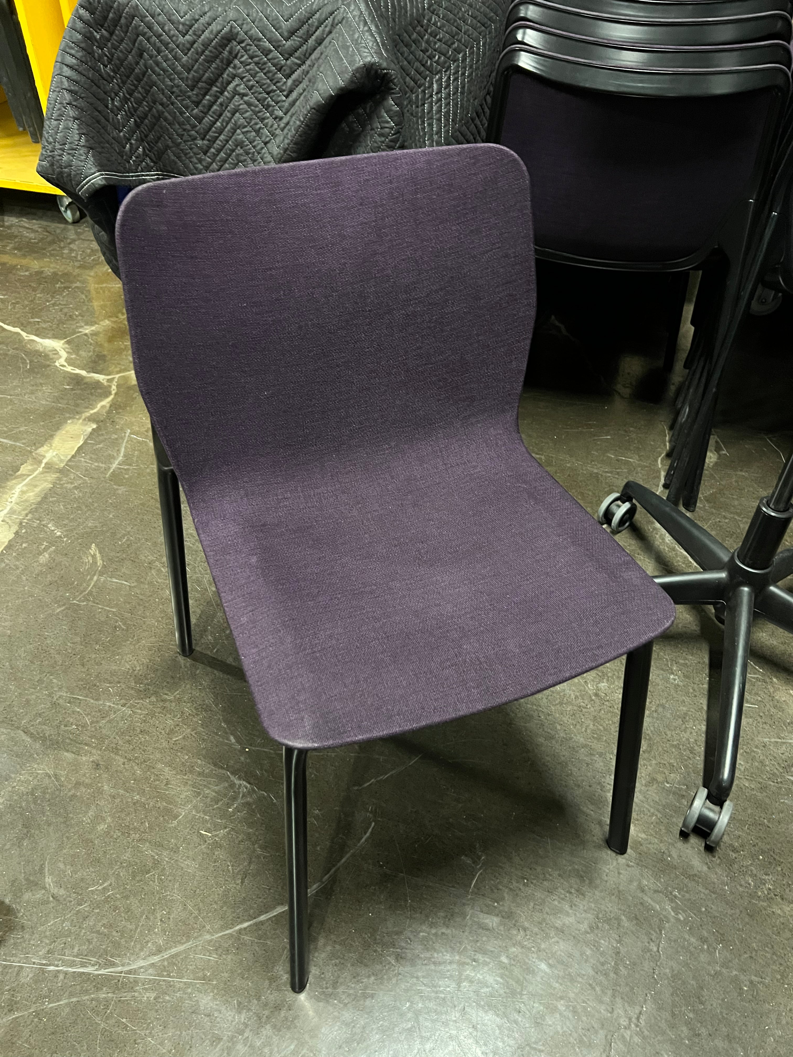Wilkhahn Chassis Chair – Purple/Black