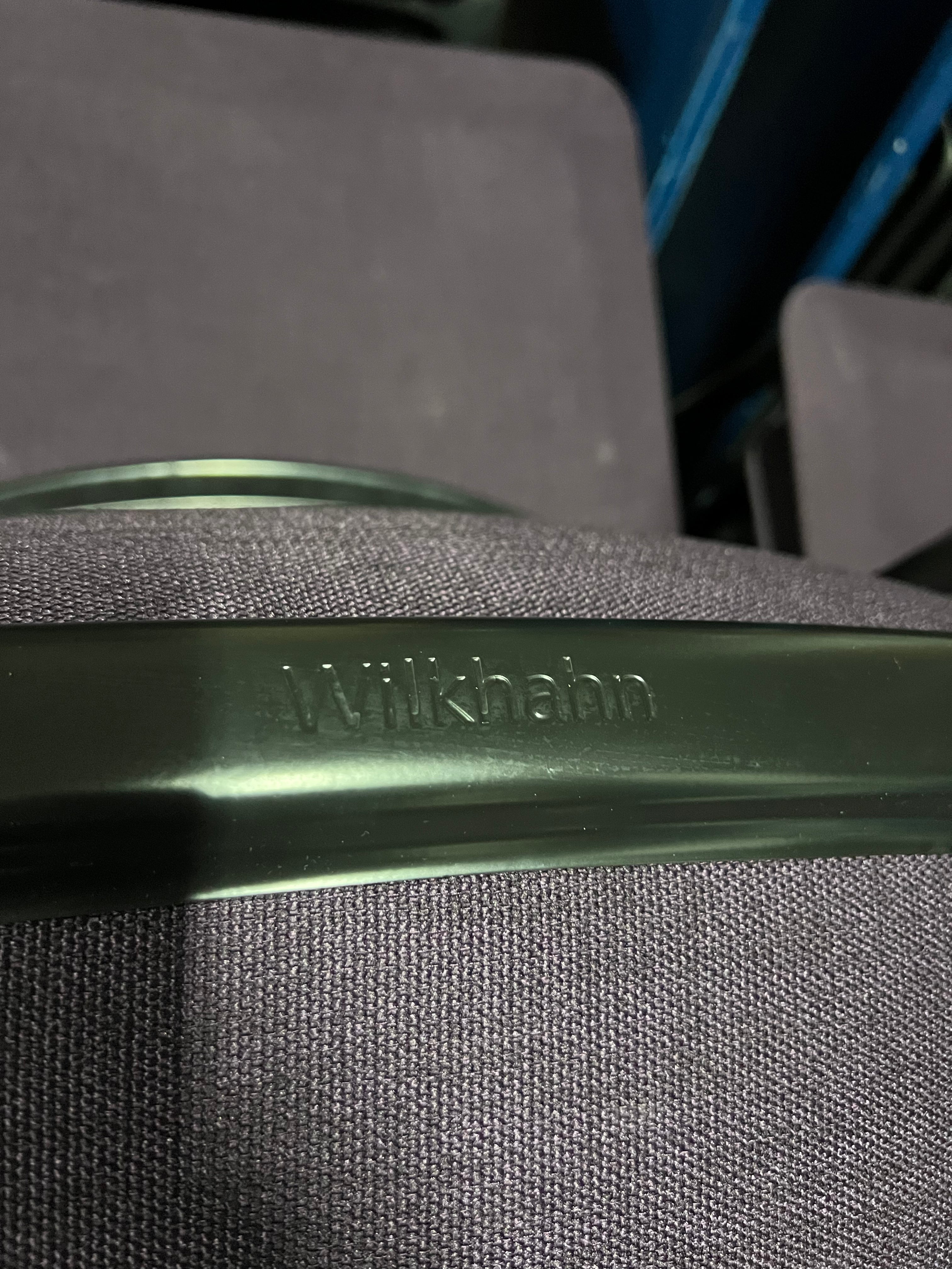 Wilkhahn Chassis Chair – Purple/Black