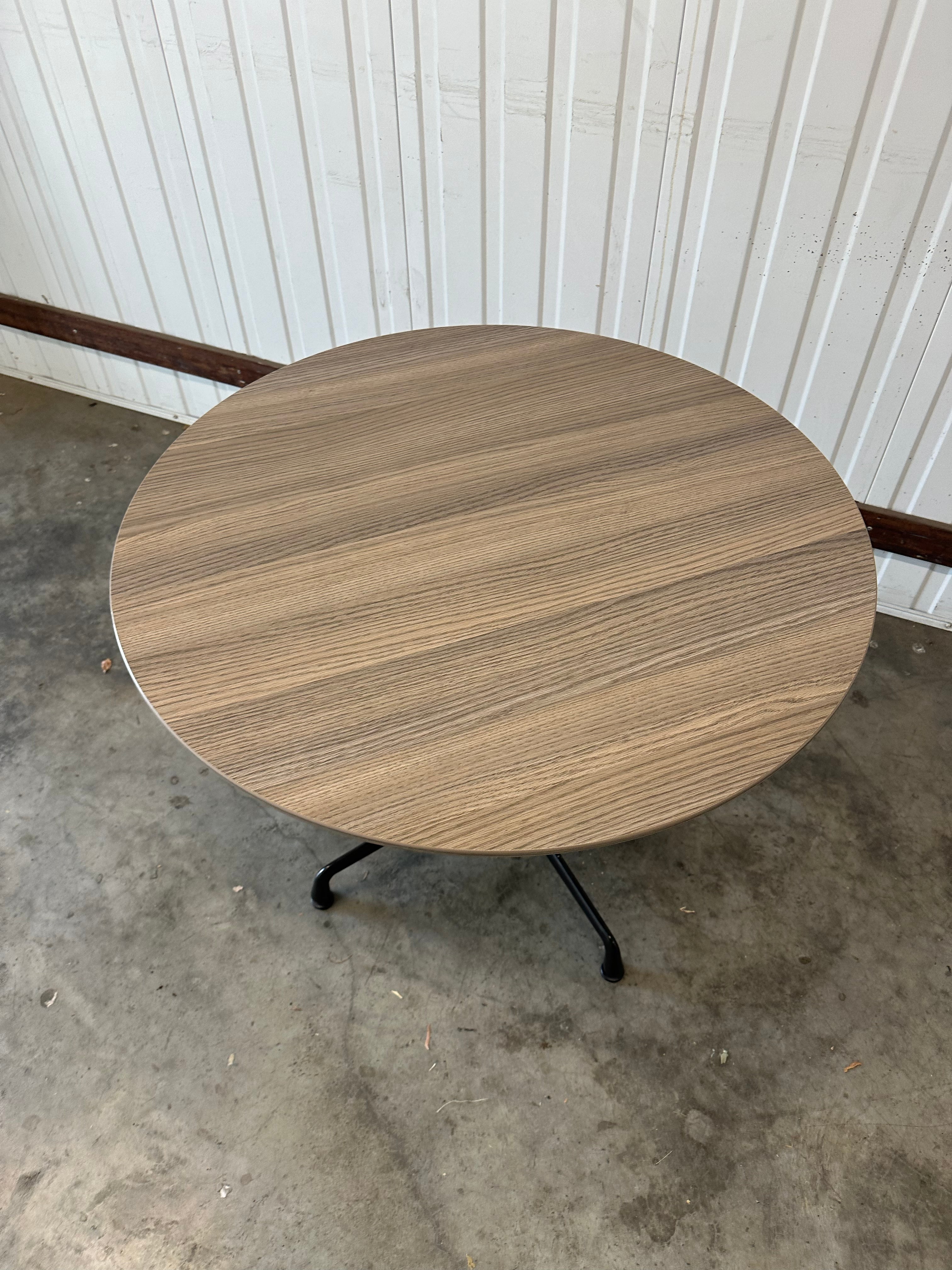 Herman Miller Eames Round Group Table / Meeting Table – Oak Top