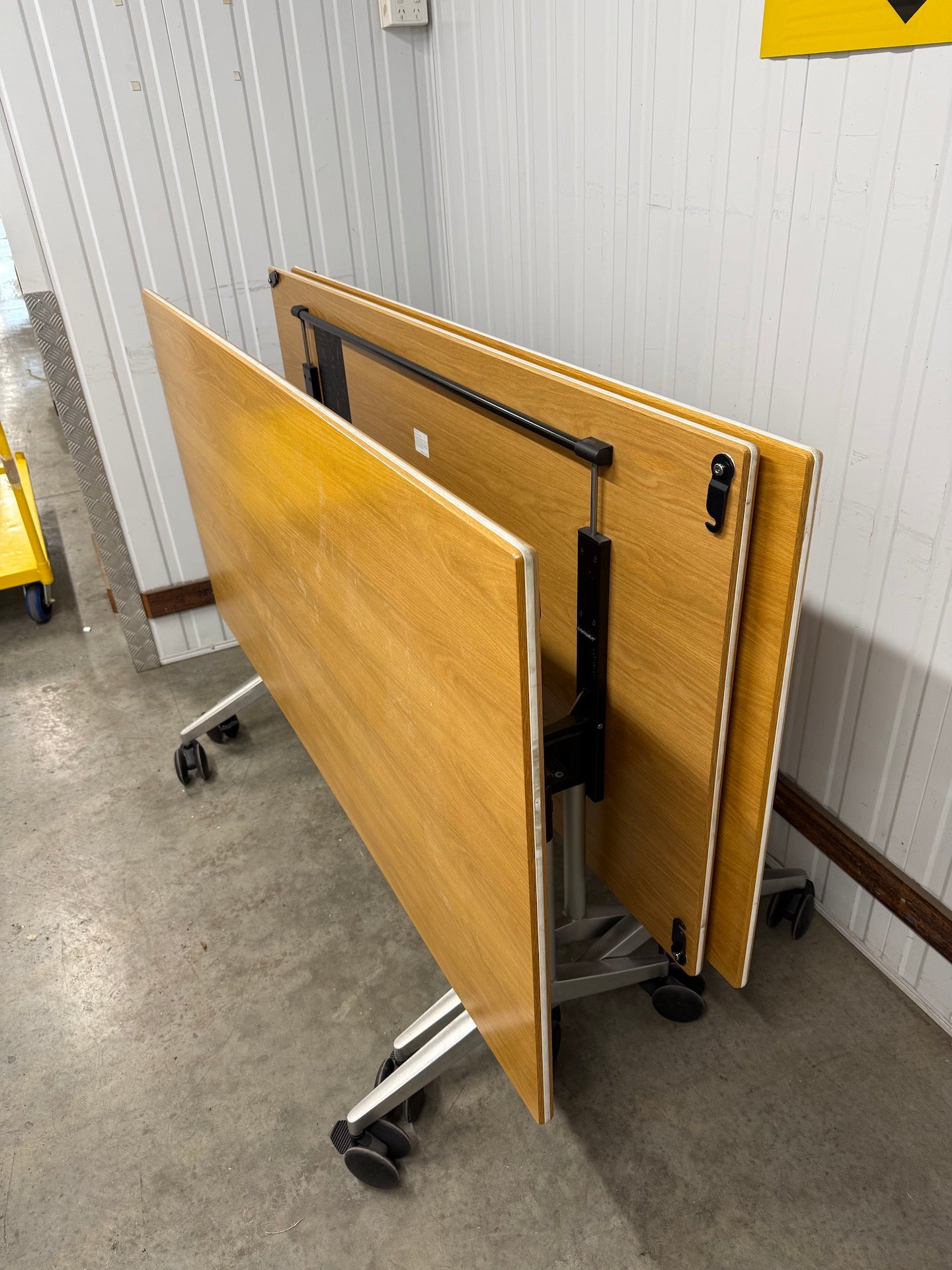 Wilkhahn Timetable Shift 614 Folding Table - American Oak Veneer with white rubber edge