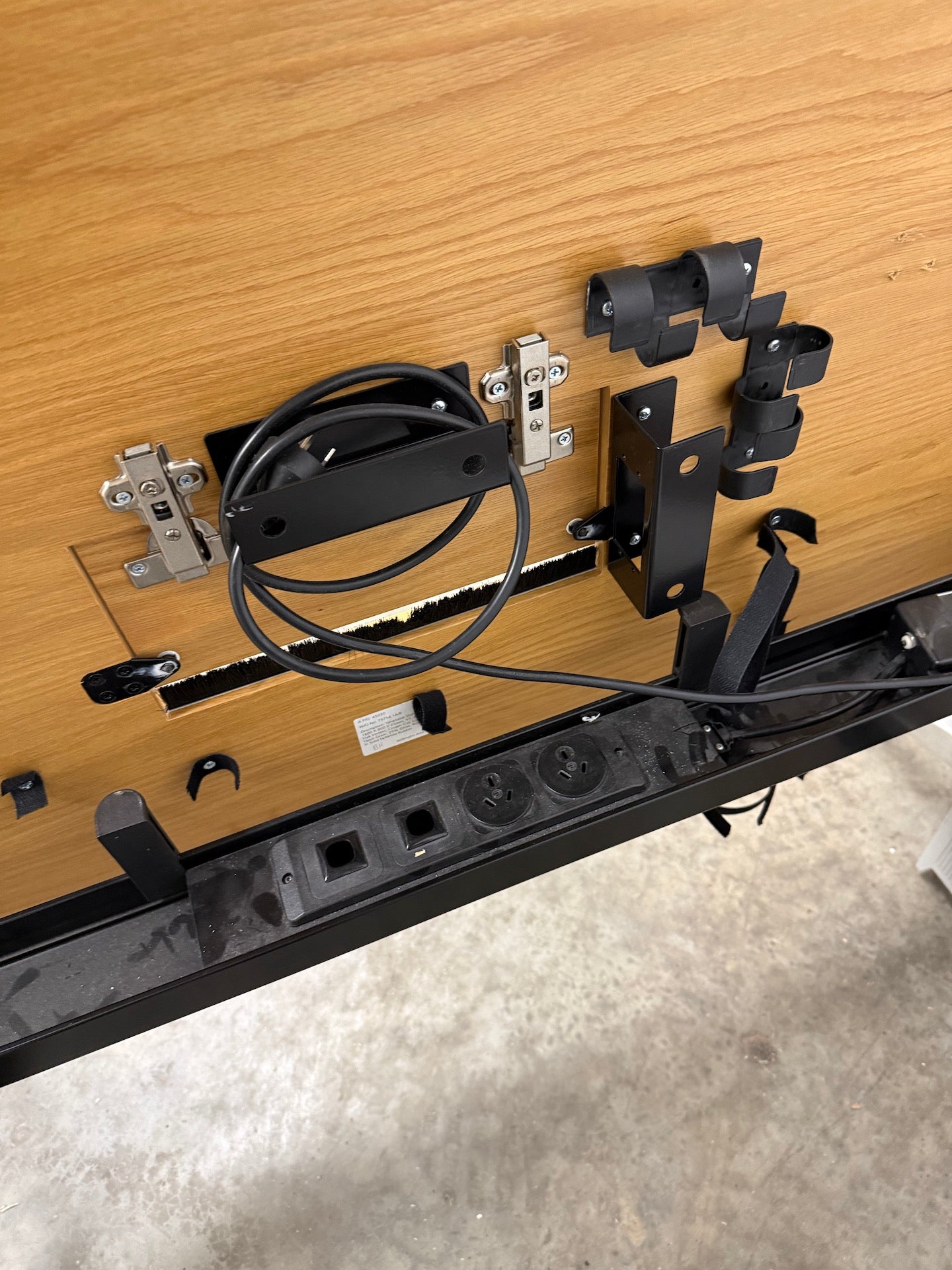 Wilkhahn Timetable Shift 614 Folding Table - American Oak Veneer with white rubber edge