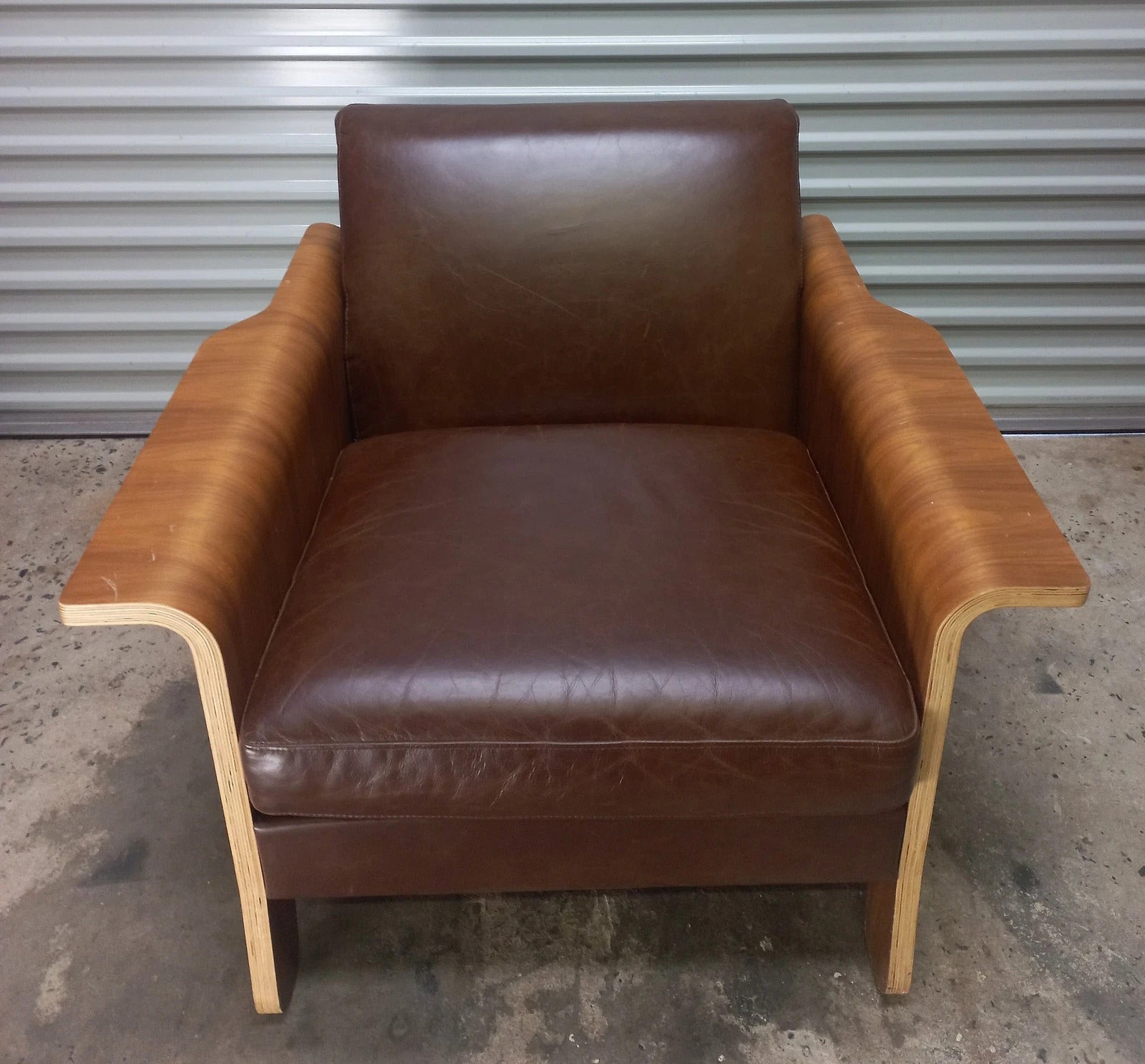 Gus Lodge Chair – Brown Leather & Walnut