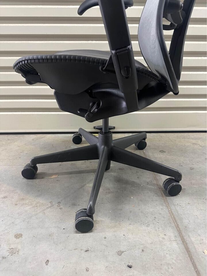 Herman Miller Mirra Office Chair with Armrest, Butterfly Back- Black/Grey