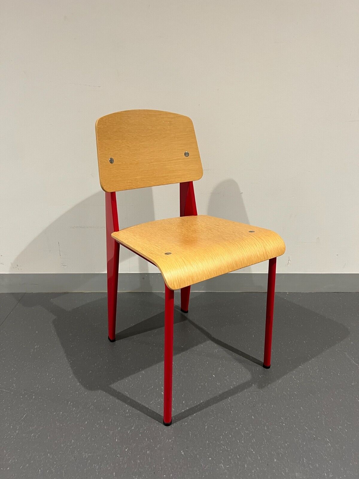 Jean Prouvé Standard Chair for Vitra – Natural Oak, Japanese Red