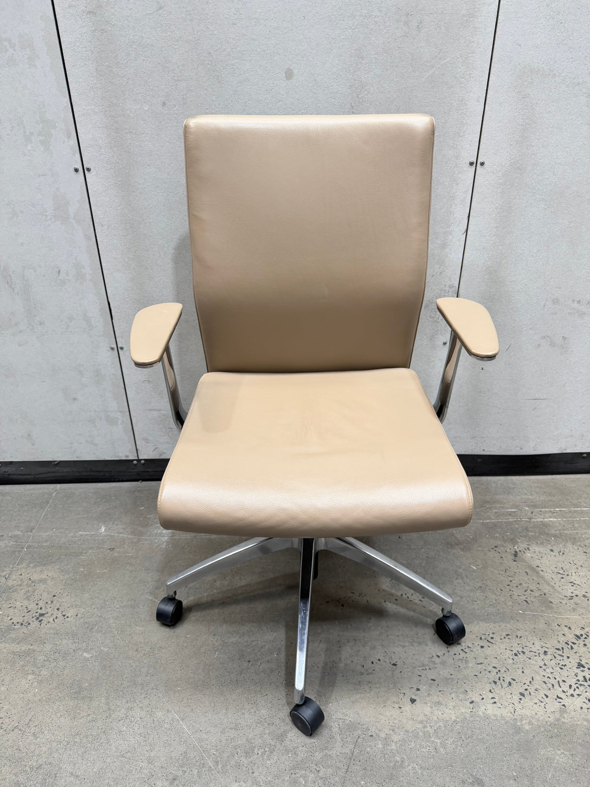 Zenith Invention Medium Back Executive Boardroom Meeting Chair – Beige