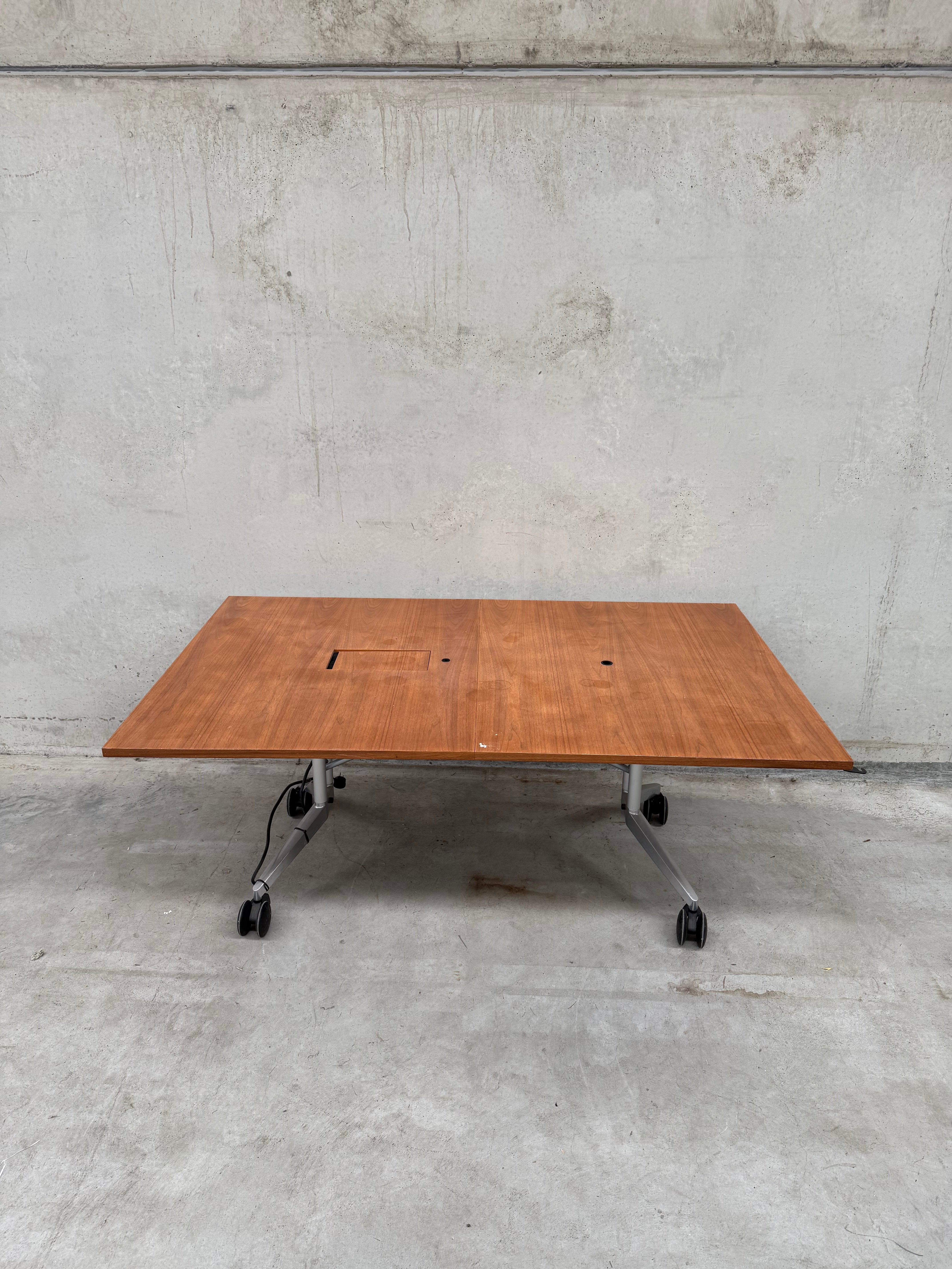 Wilkhahn Confair Conference / Meeting Table – American Walnut (1800 × 1100)