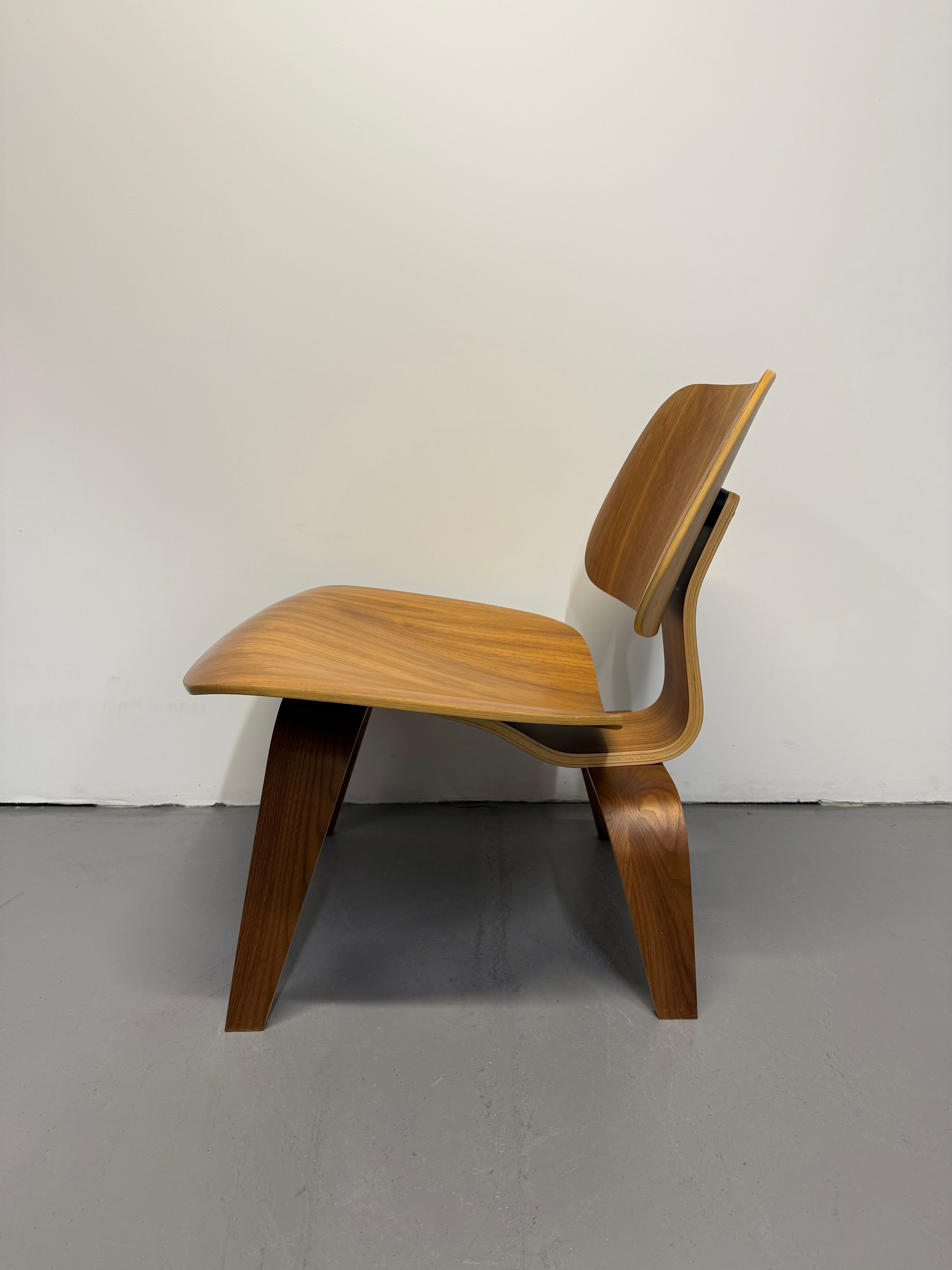 Eames LCW Lounge Chair – Molded Plywood Classic in Walnut Finish