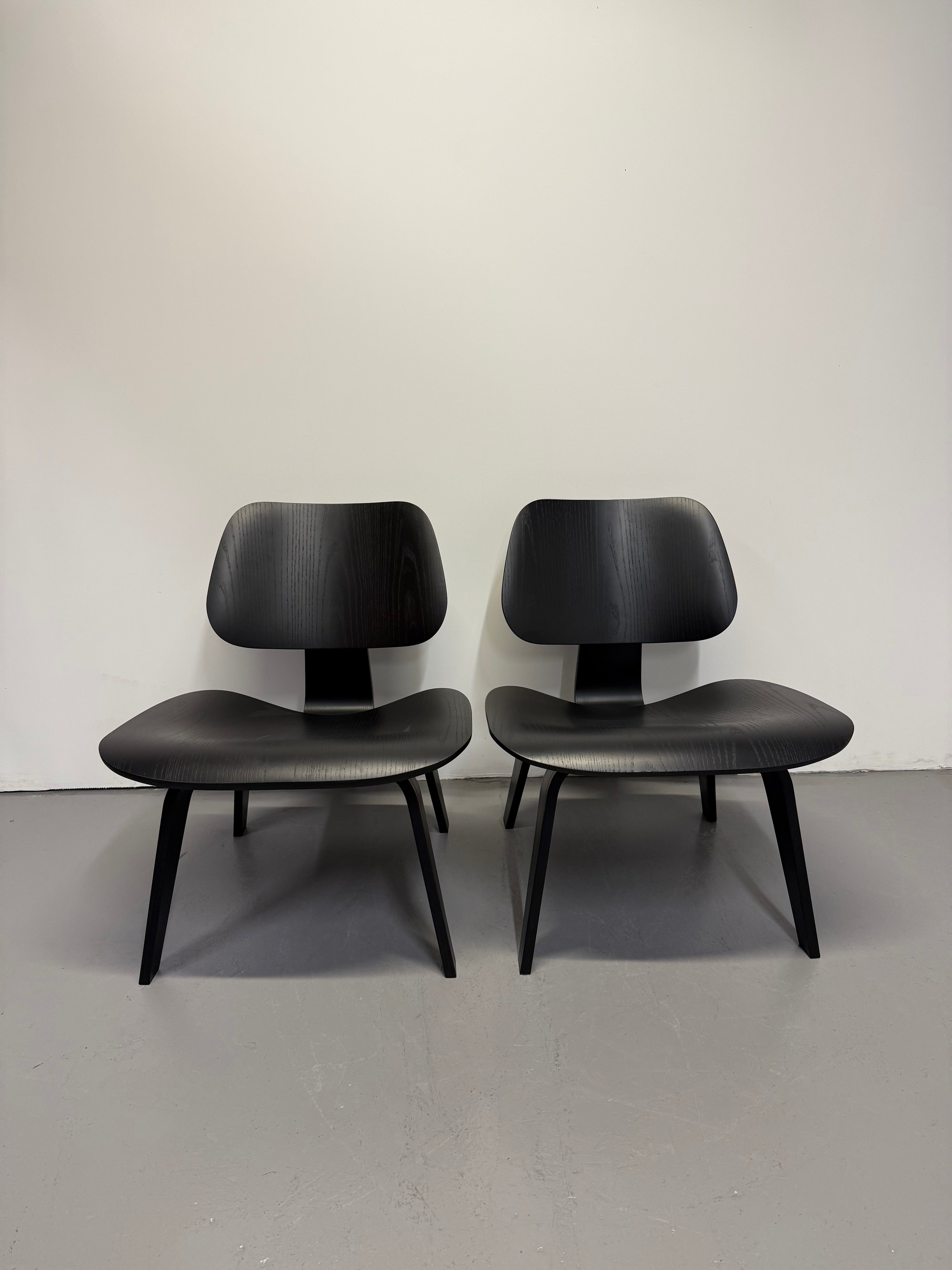 Eames LCW Lounge Chair – Molded Plywood Classic in Black