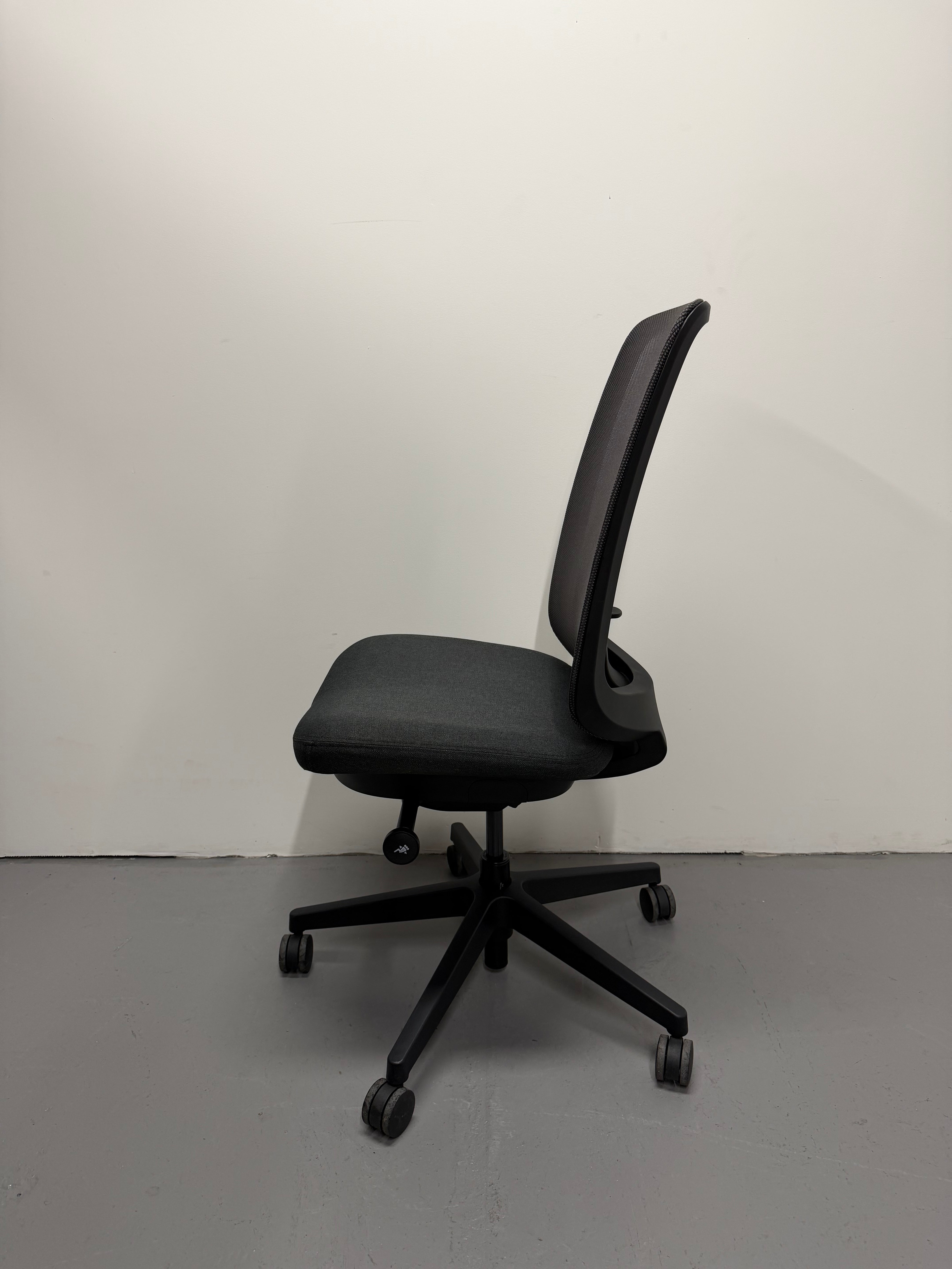 Herman Miller Verus Suspension Back Task Chair - No Arms