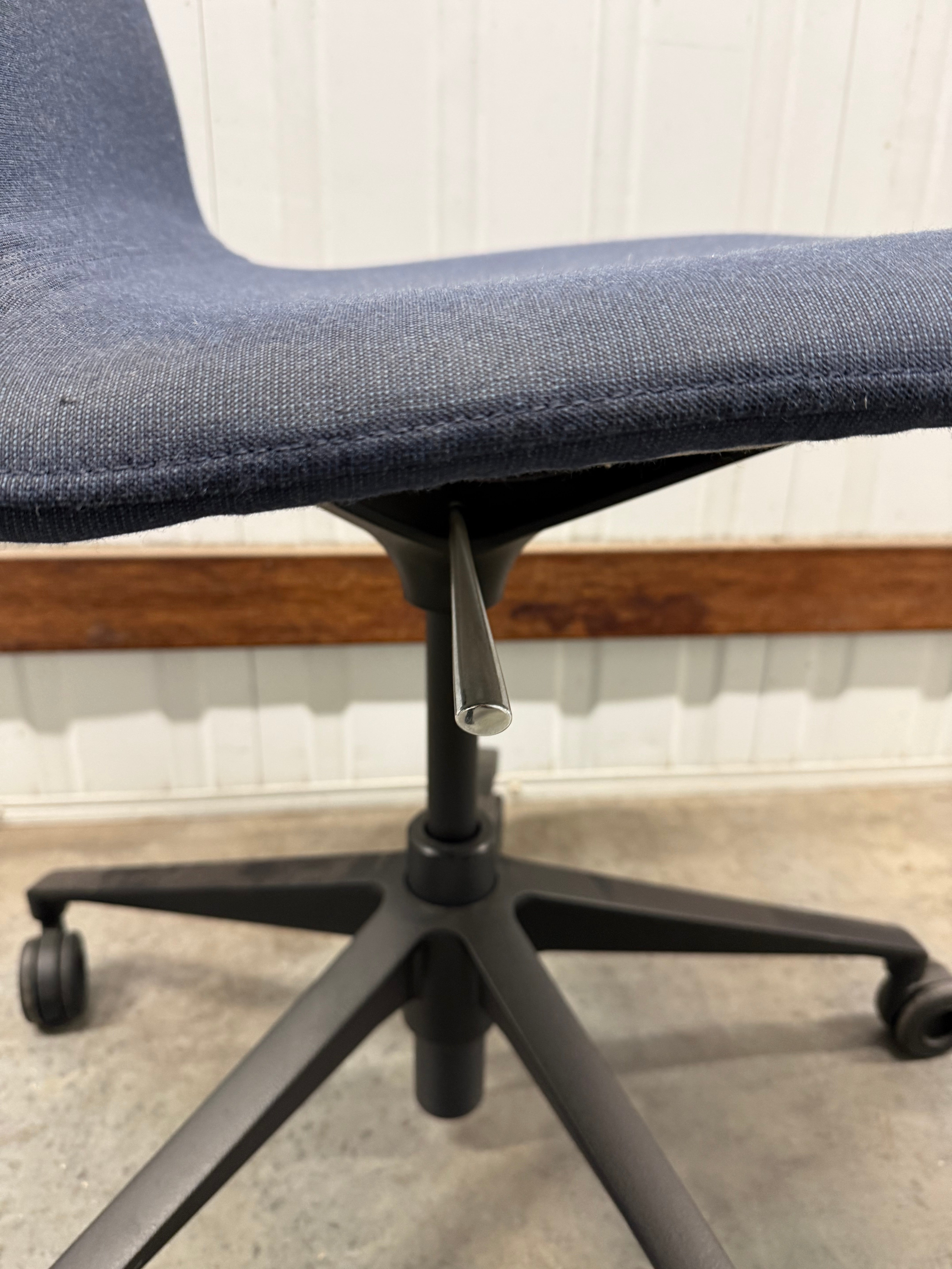 Jardan Mina Studio Chair – Blue Fabric / Black Metal Base