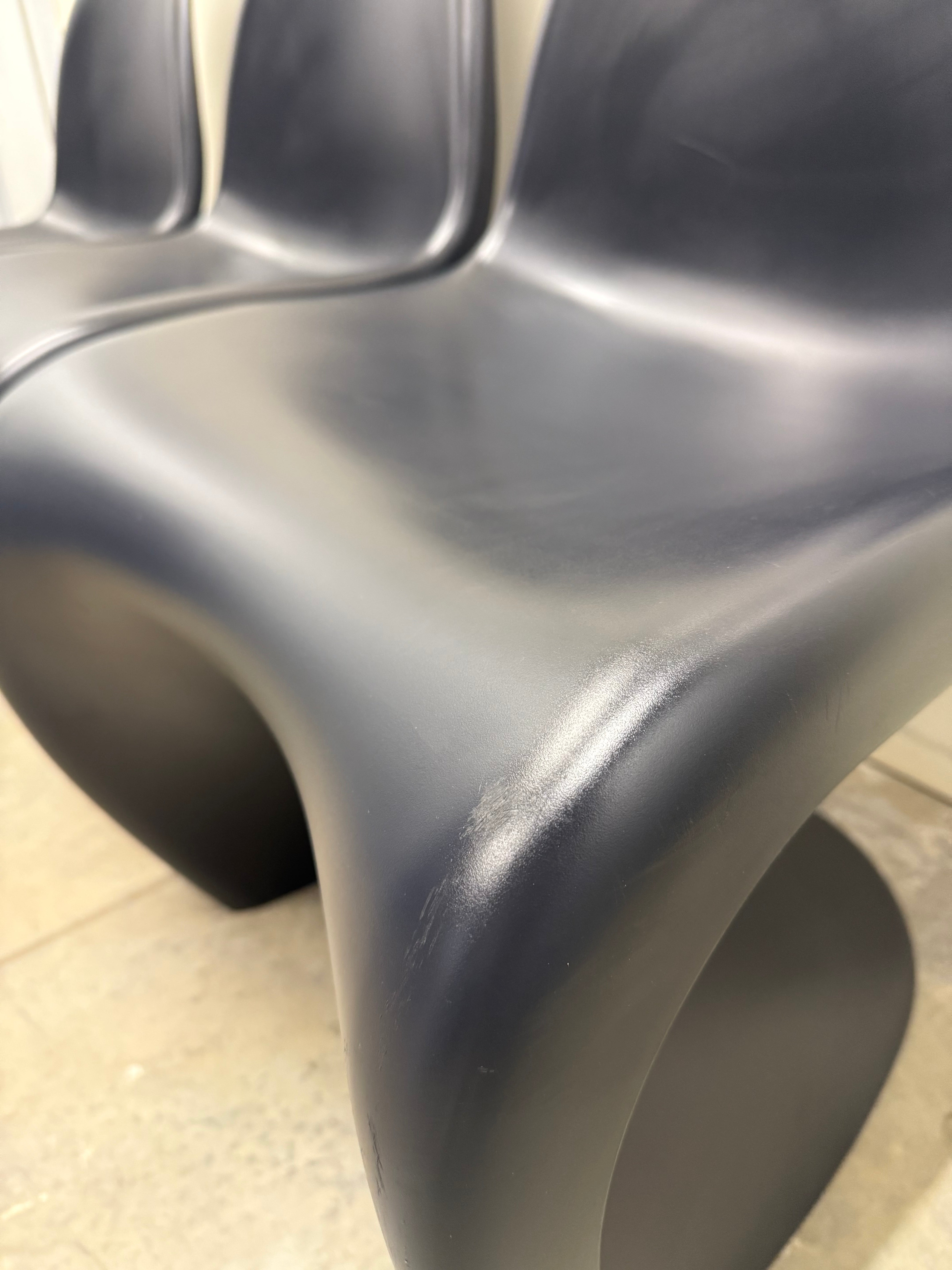 Vitra Panton Chair – Black / Plastic Shell