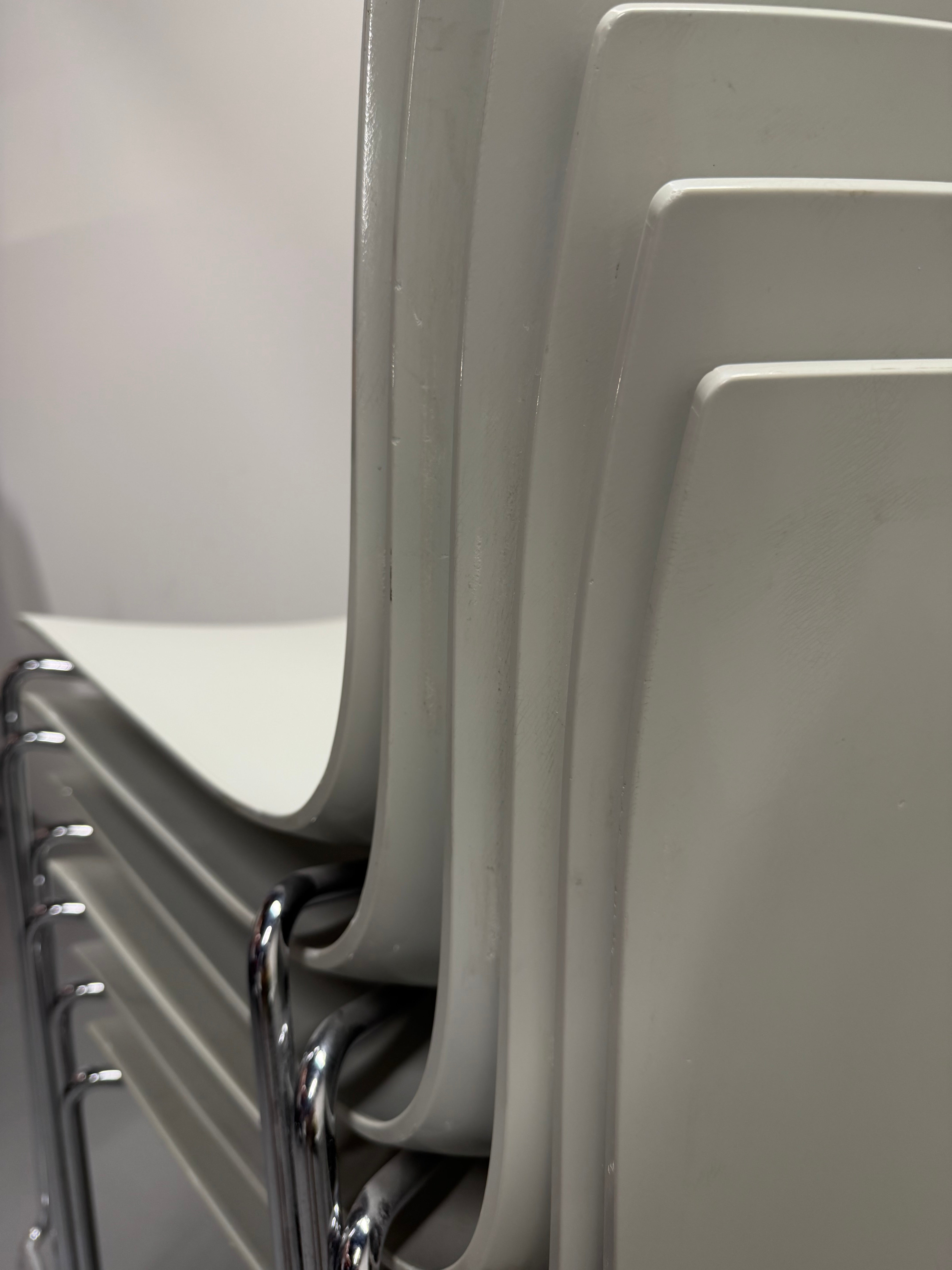 Arper Catifa 46 Chair – White Gloss Back