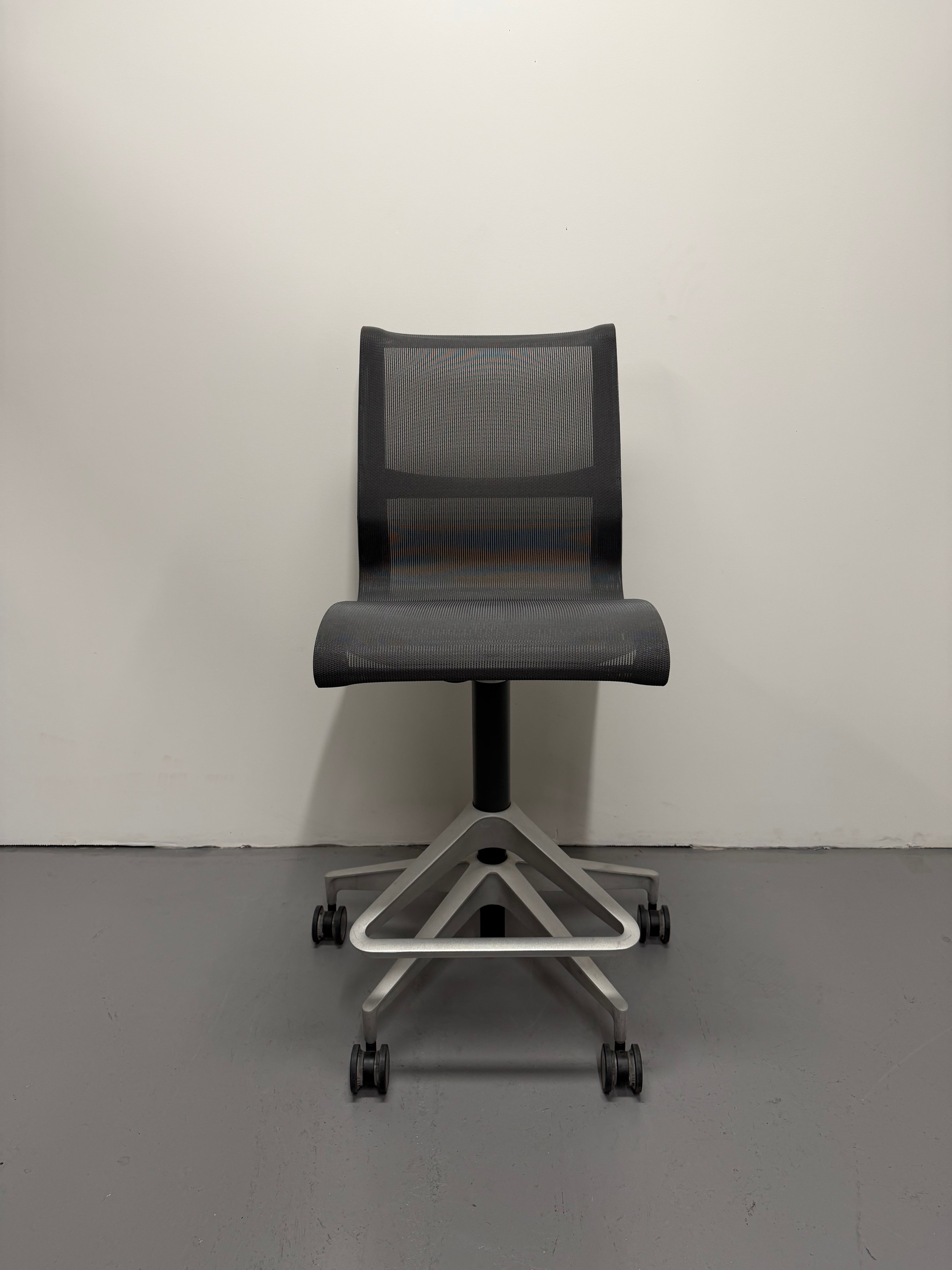 Herman Miller Setu Stool - Armless / Graphite Grey