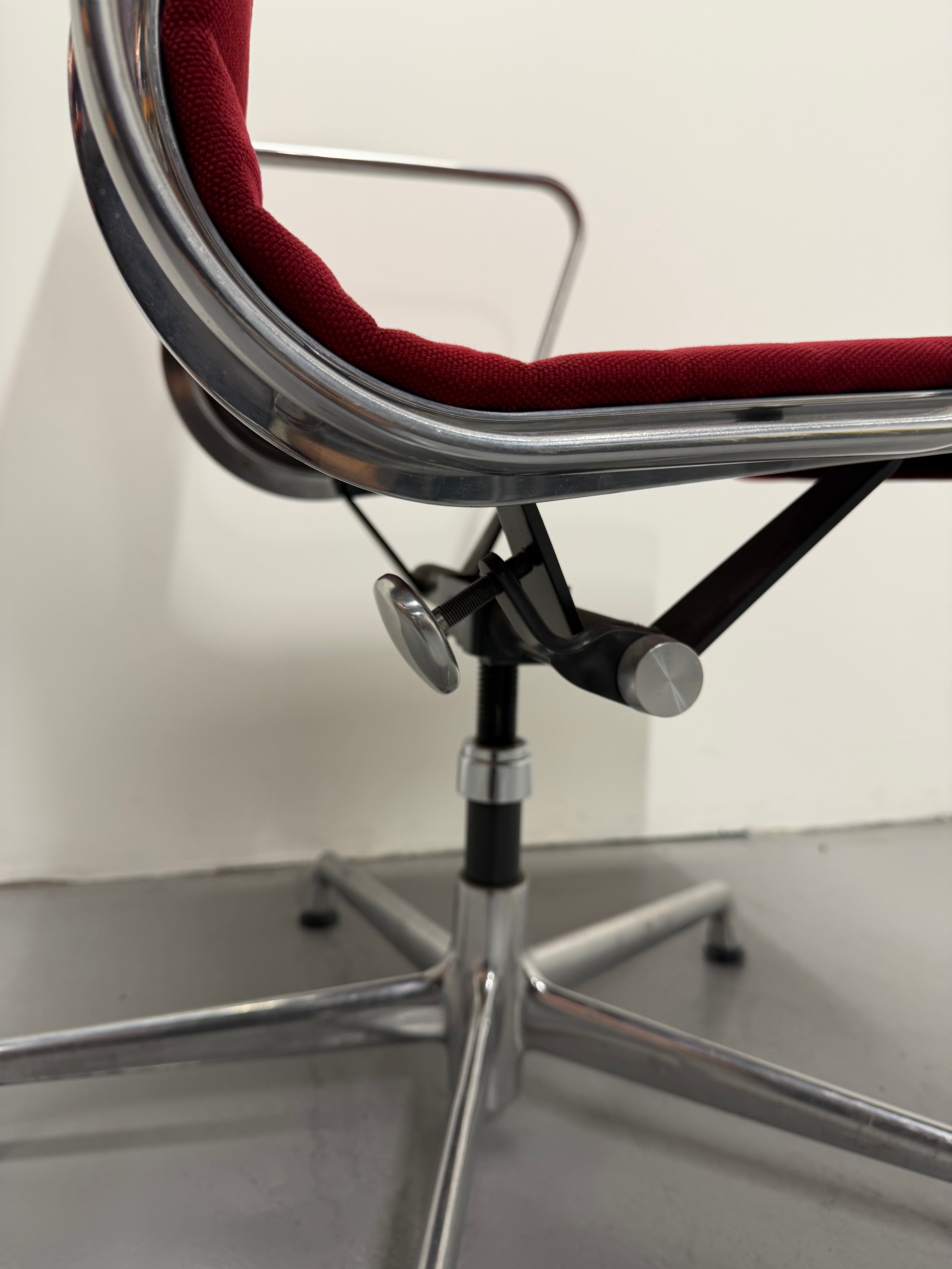 RARE Herman Miller Eames Aluminum Group Management Chair - 50th Anniversary Edition