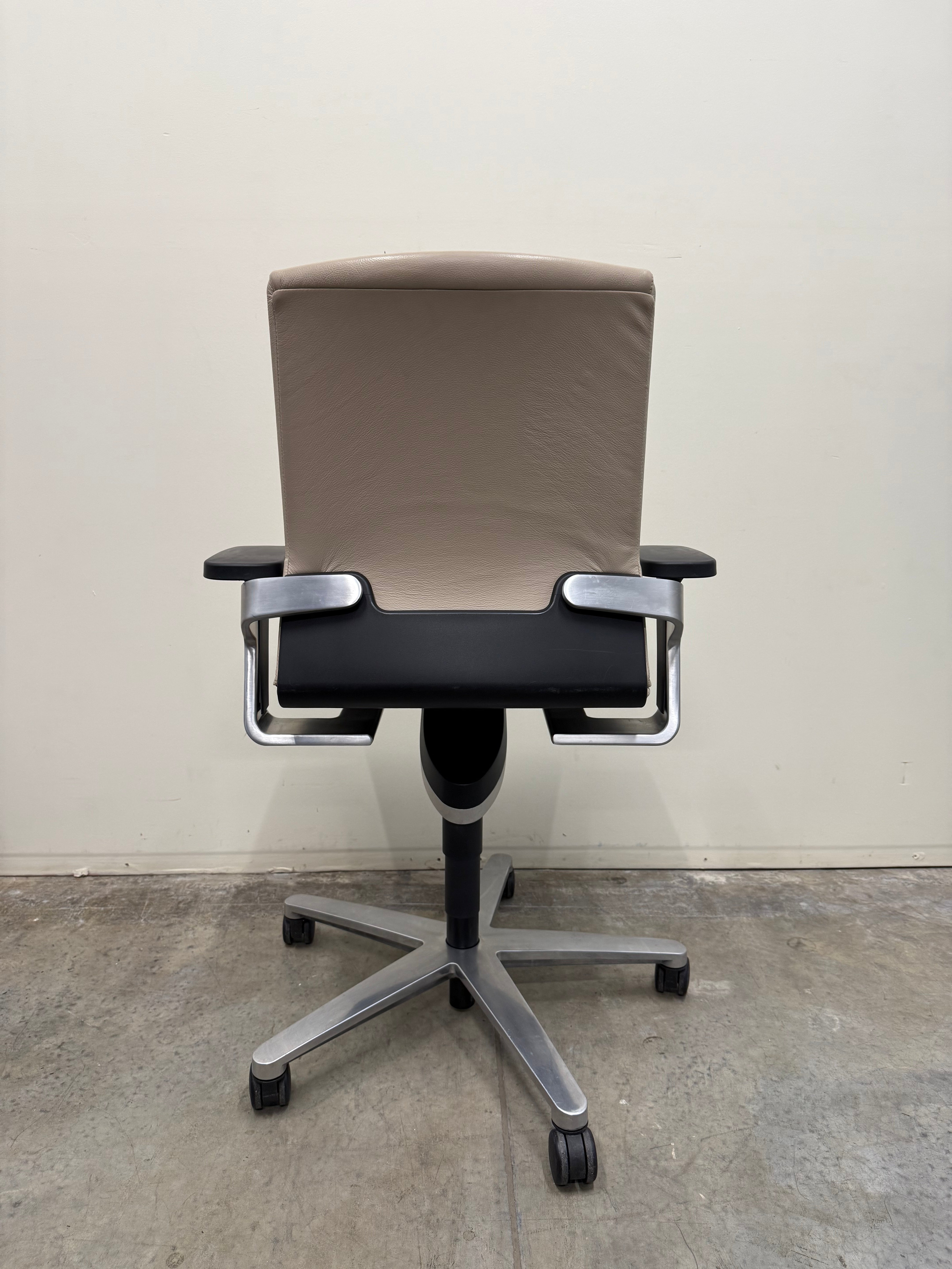 Wilkhahn ON Task Chair – Leather Executive Office Chair on Castors