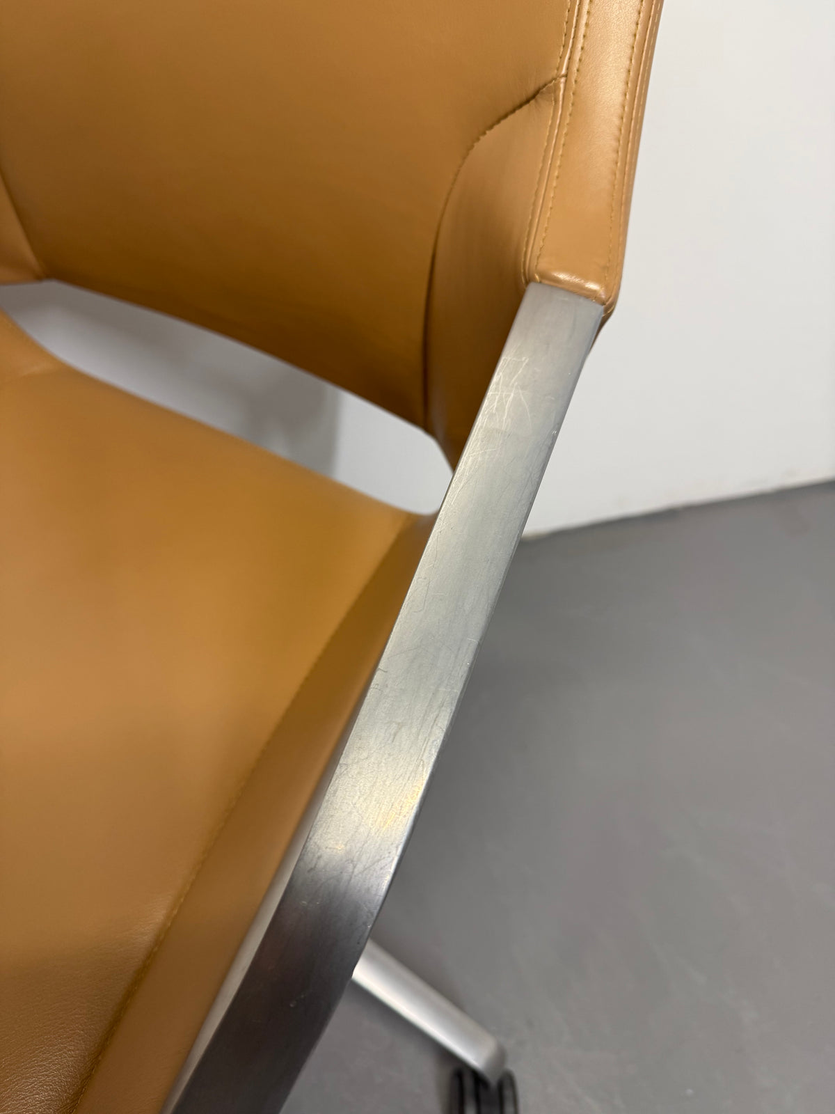 Wilkhahn Graph 301/5 Medium Back Conference Chair by Jehs + Laub – Reindeer Tan Leather