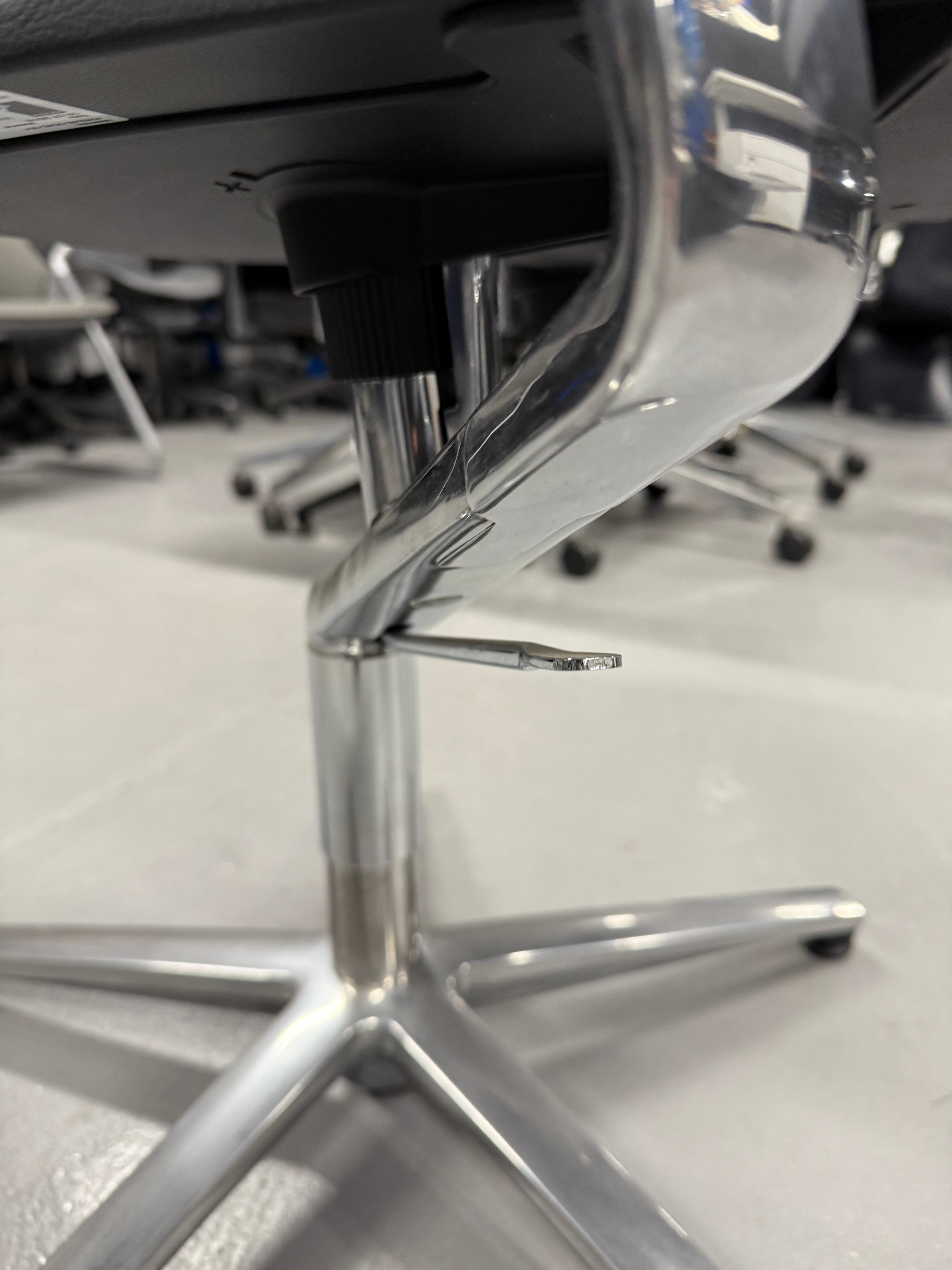 Wilkhahn Sola Conference Chair – Black Leather