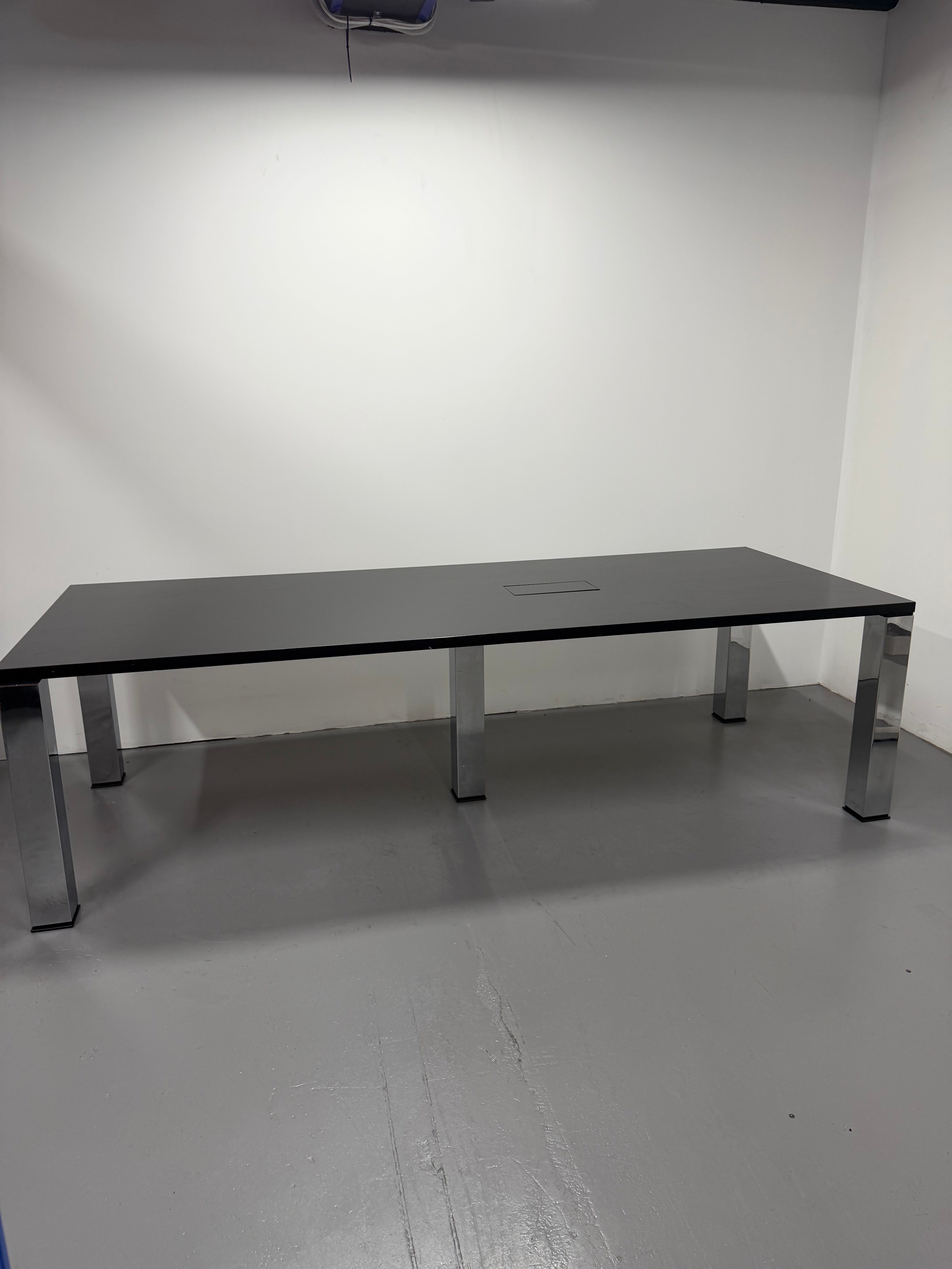 Wilkhahn CEO Boardroom Table - 2600 × 1000 mm (Black Nero Veneer)