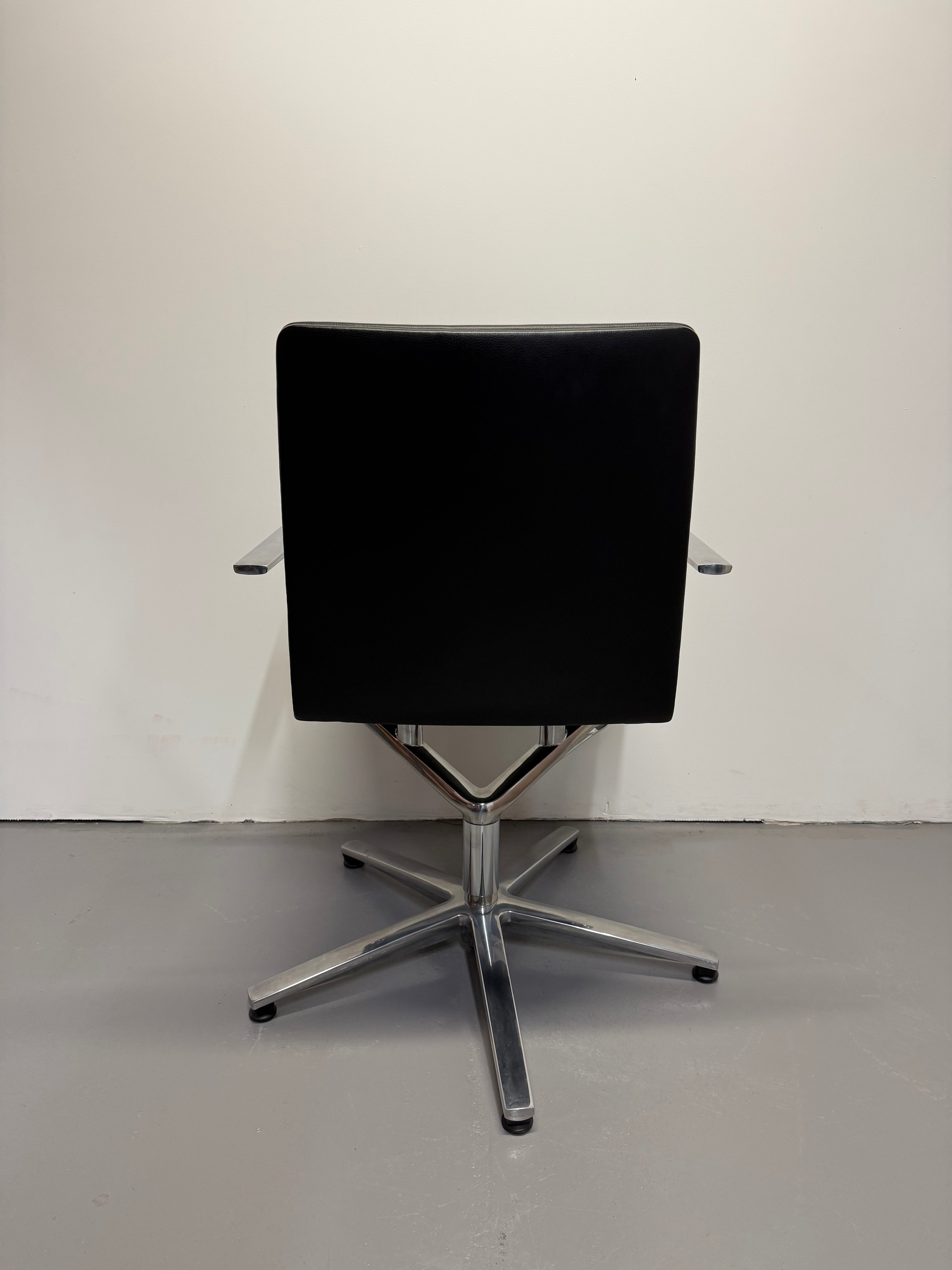 Wilkhahn Sola Conference Chair – Black Leather