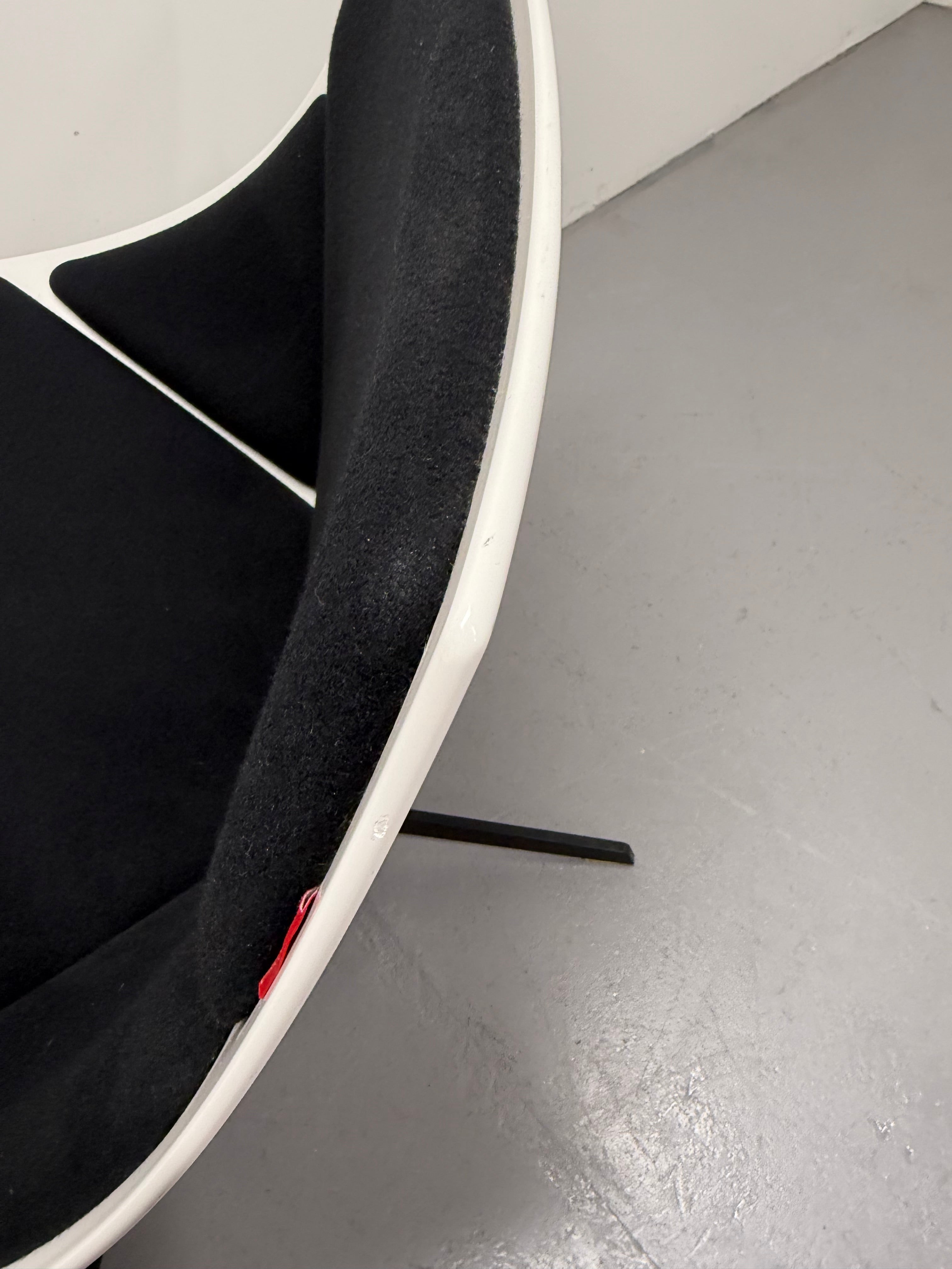 Fritz Hansen Space Lounge Chair by Jehs + Laub – White & Black
